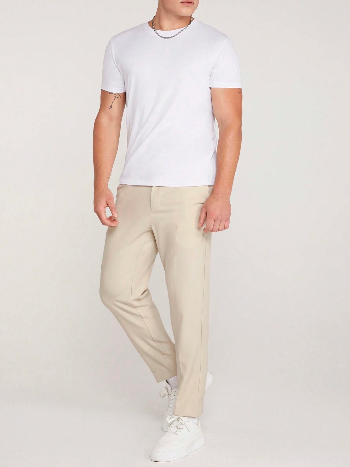 8773 b05-04 Pantalones Para Hombres Con Bolsillo Frontal Oblicuo Y Color Sólido