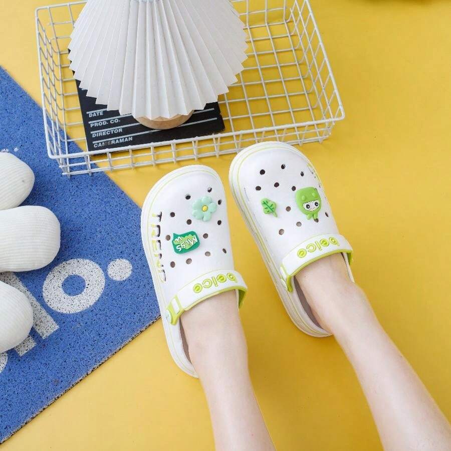 6942 1c-02-02  Zuecos para de color combinado con estampado de letra