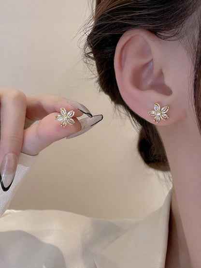 7998 a09-03 Un par aretes estilo novia con decoración floral y diamantes de imitación para mujer uso diario