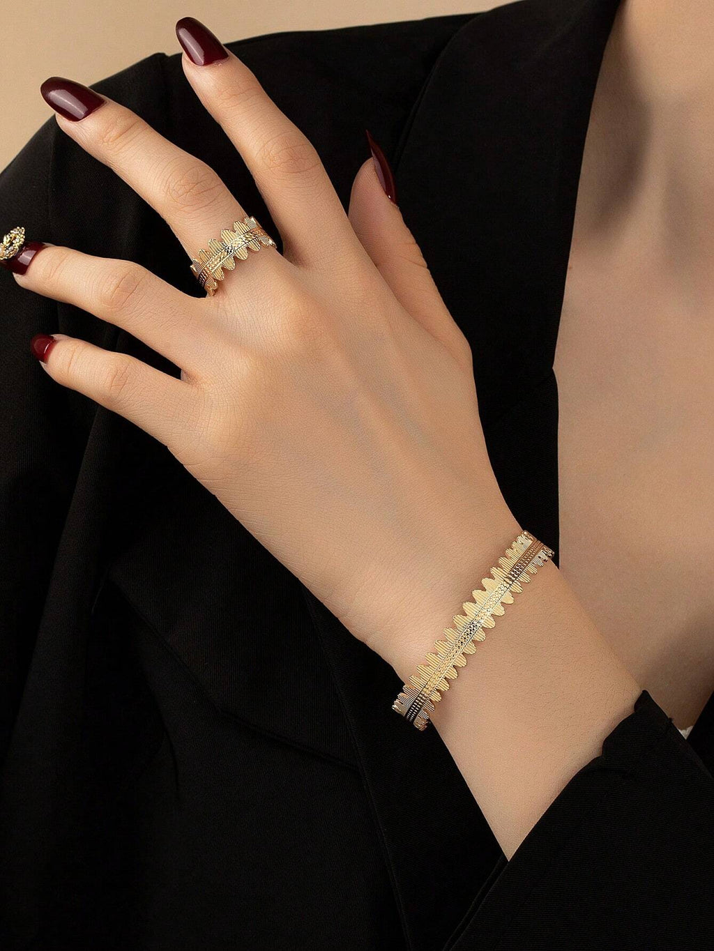 10040 1b-076 Juego De Pulseras y Anillos Geométricos Metálicos