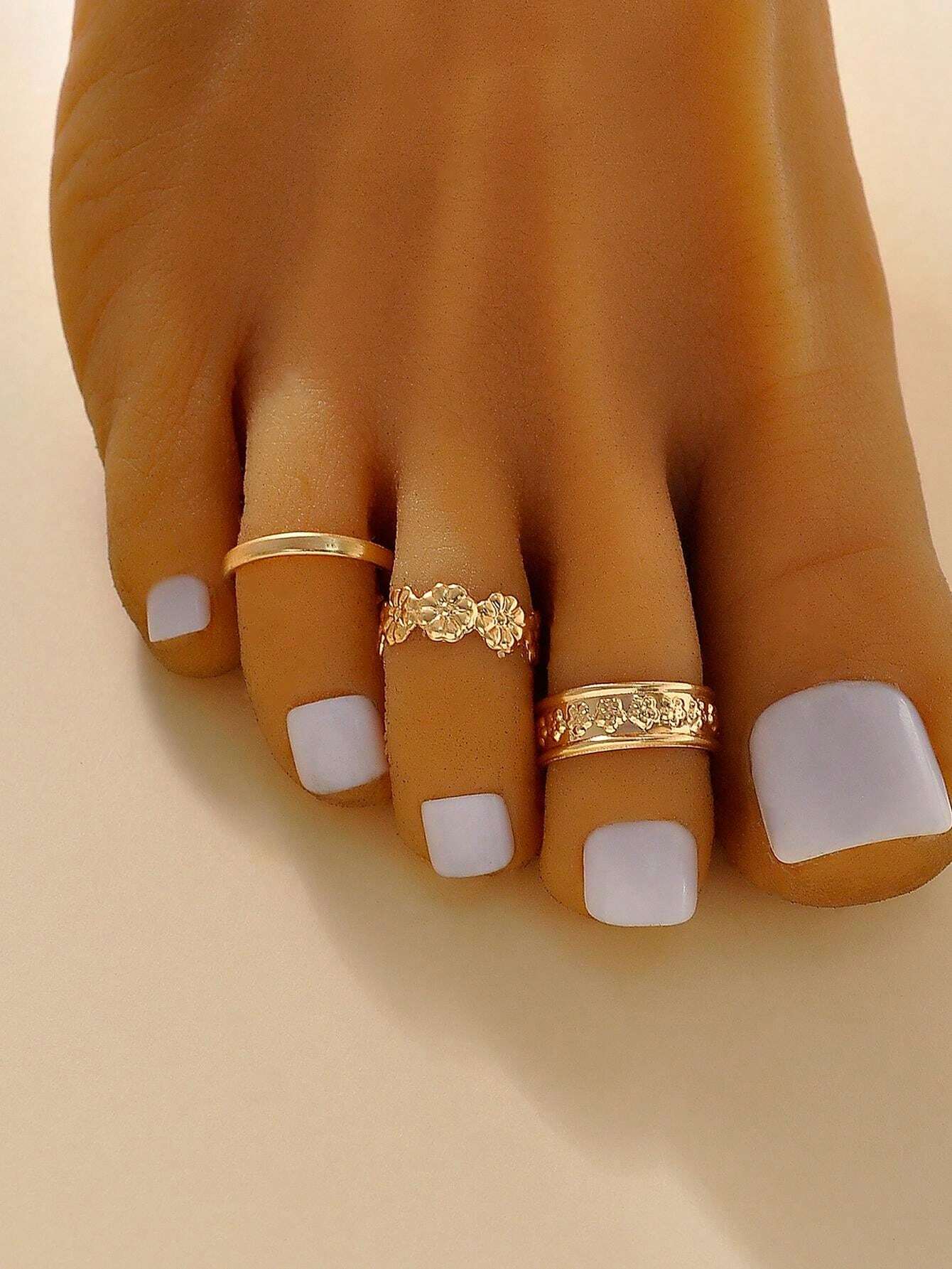 11240 1b-072 Juego De 3 Anillos Para Dedos De Los Pies De Mujeres Con Decoración De Flores Doradas Creativas Y Elegantes