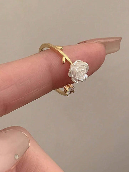 11462 B03-11 Un Anillo De Camelia Con Un Temperamento Suave Y Romántico Adecuado Para Que Las Mujeres Lo Usen Durante Banquetes