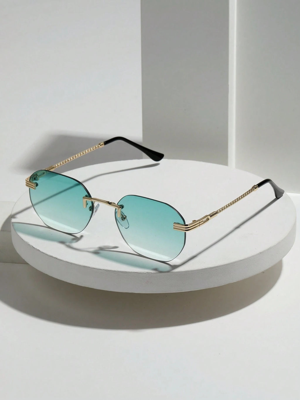 16926 1l-392 Gafas De Sol De Moda 1 Pza + Estuche 1 Pza