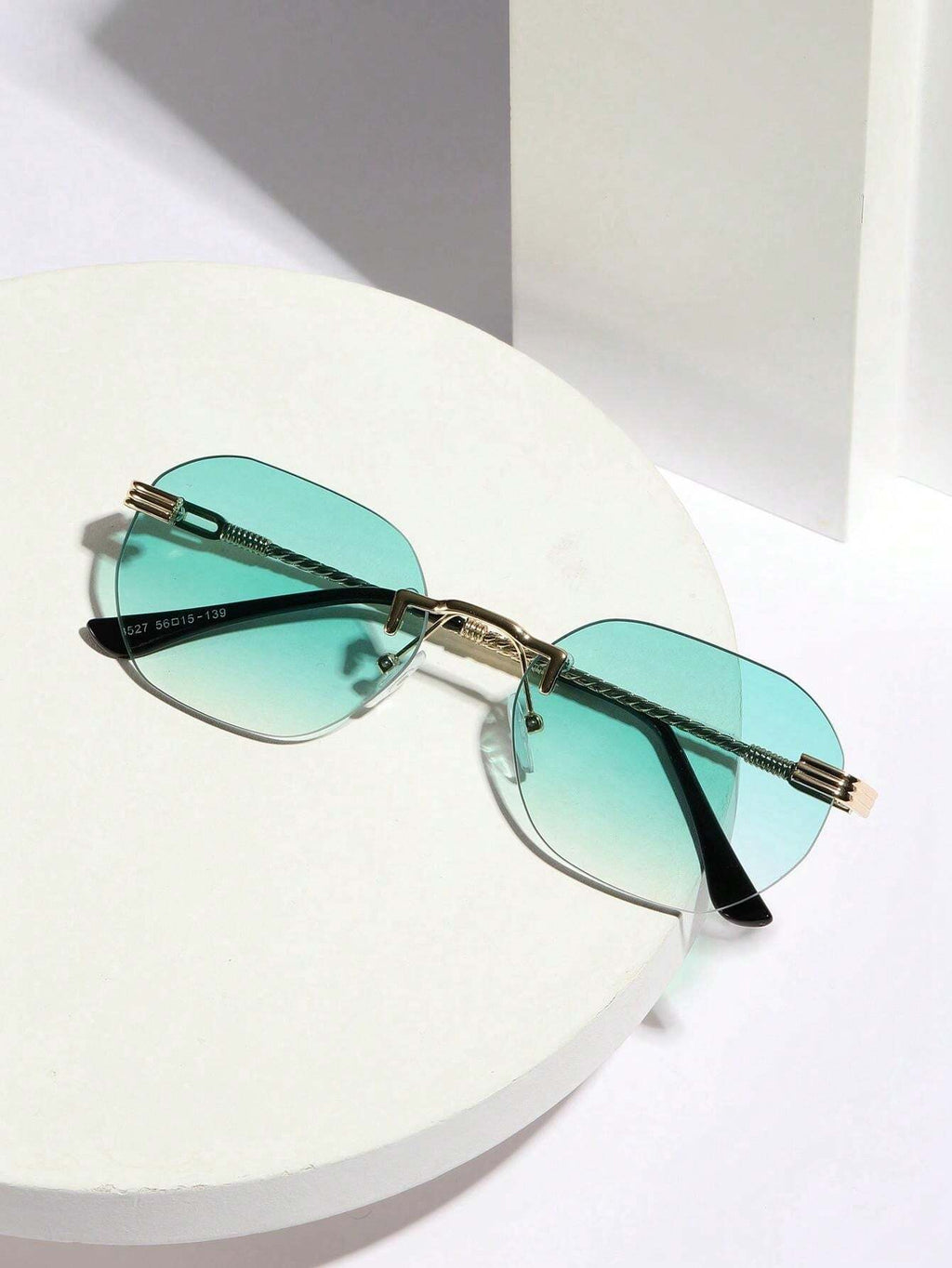 16926 1l-392 Gafas De Sol De Moda 1 Pza + Estuche 1 Pza