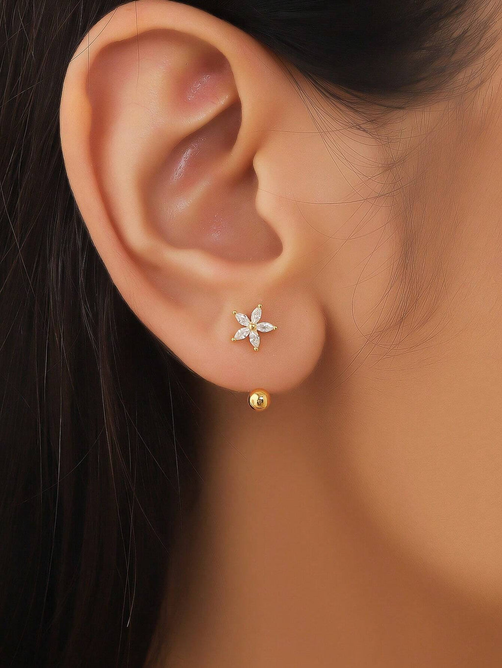 15105 1b-05-03 Pendientes Con Forma C De Flor 2 Pzas