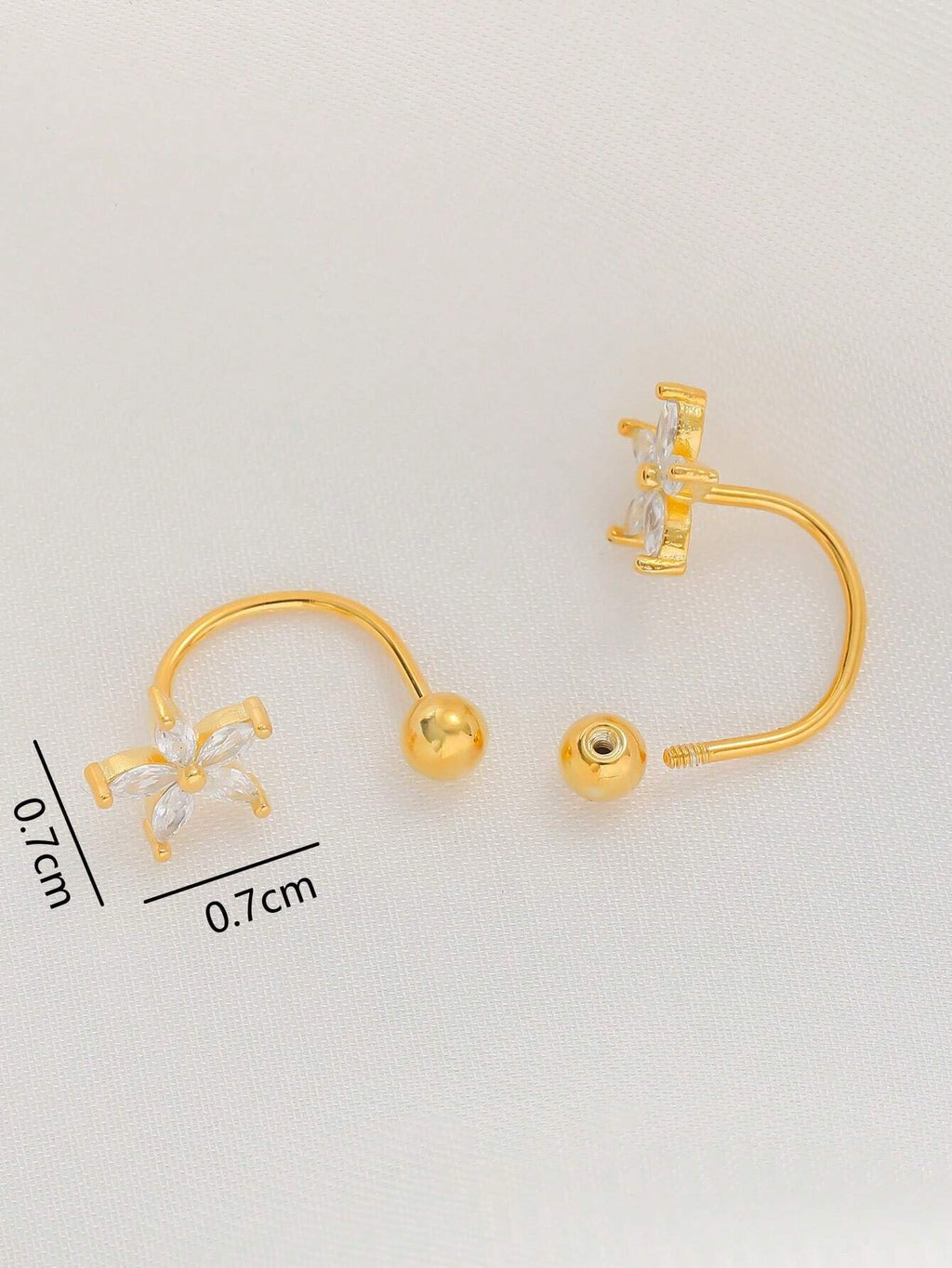 15105 1b-05-03 Pendientes Con Forma C De Flor 2 Pzas