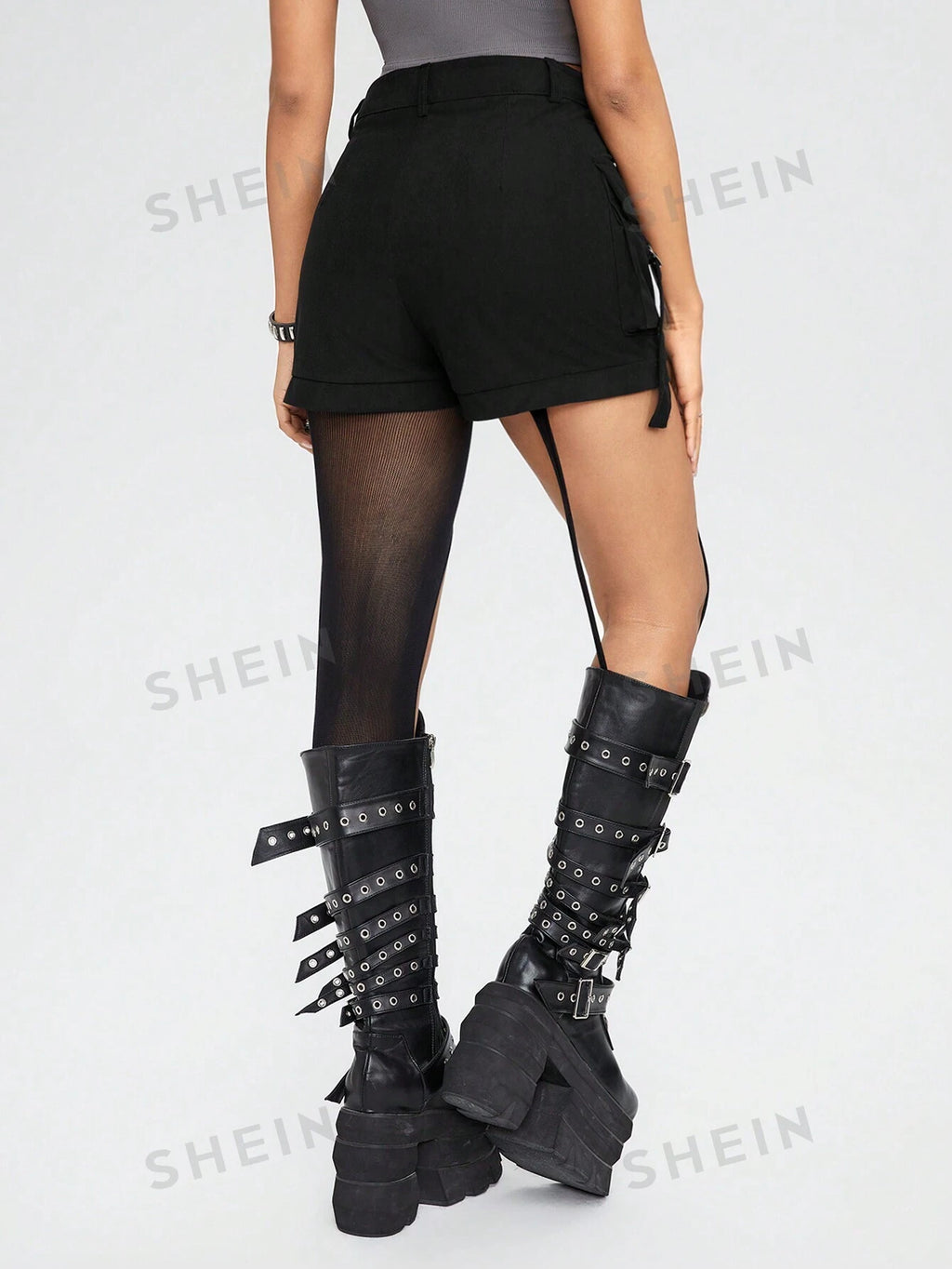 18203 1t-395 Short con bolsillo con solapa 1 Pza