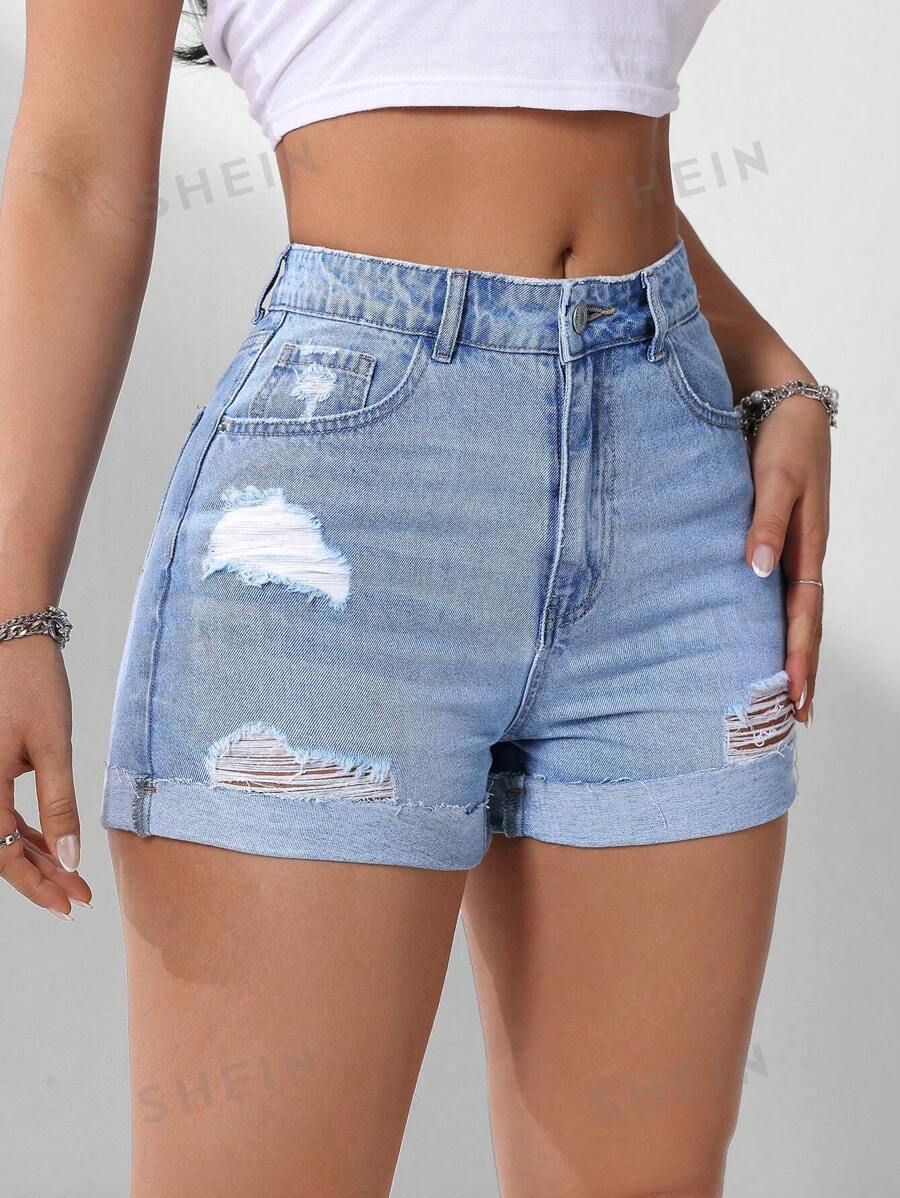 13813 2a-04-21 Shorts casuales de mezclilla con detalles desgastados