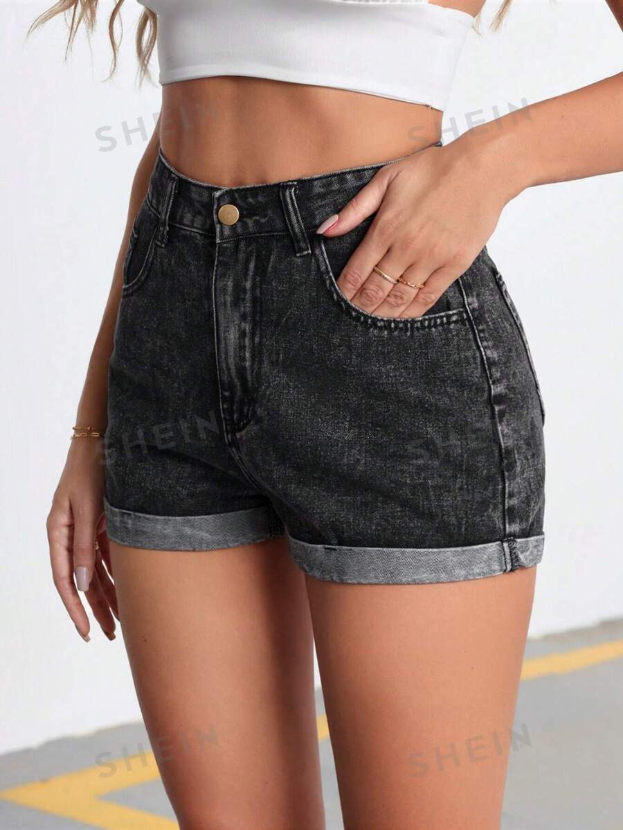 13814 2a-04-21 Shorts de mezclilla con dobladillo enrollado y ajuste entallado