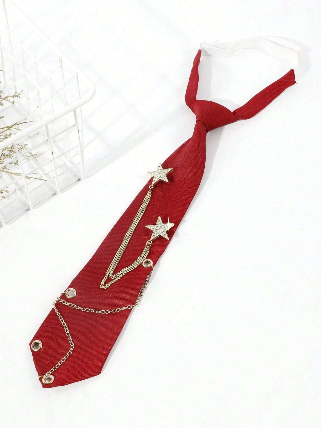 13487 1a-008 Corbata roja decoradas con estrellas 1 Pza
