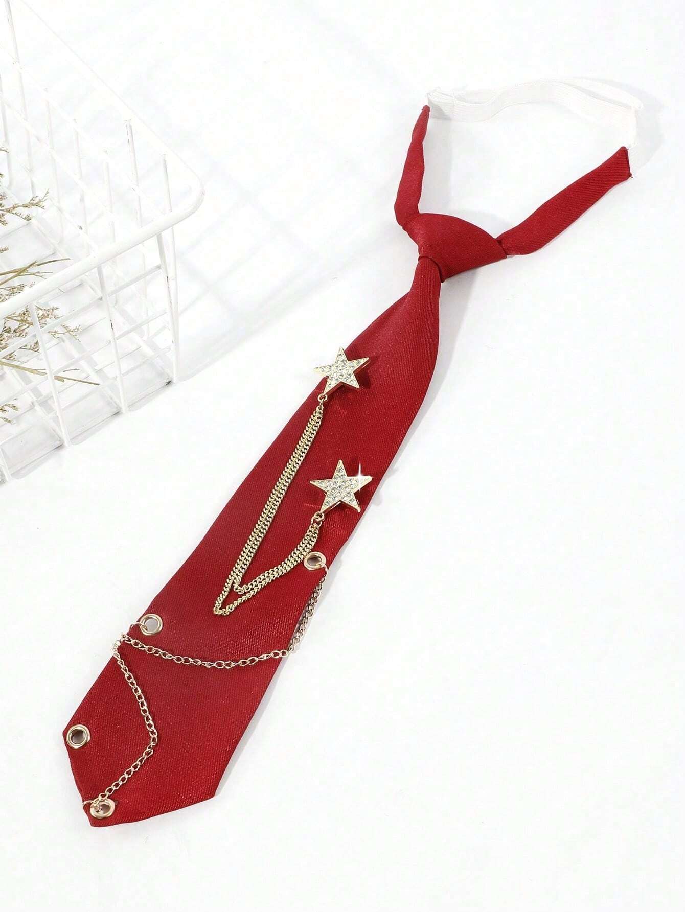 13487 1a-008 Corbata roja decoradas con estrellas 1 Pza