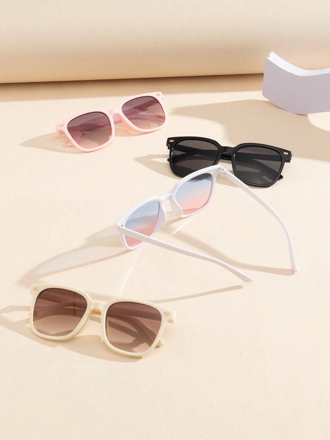 15747 1l-398 Gafas de sol de moda 1 Pza