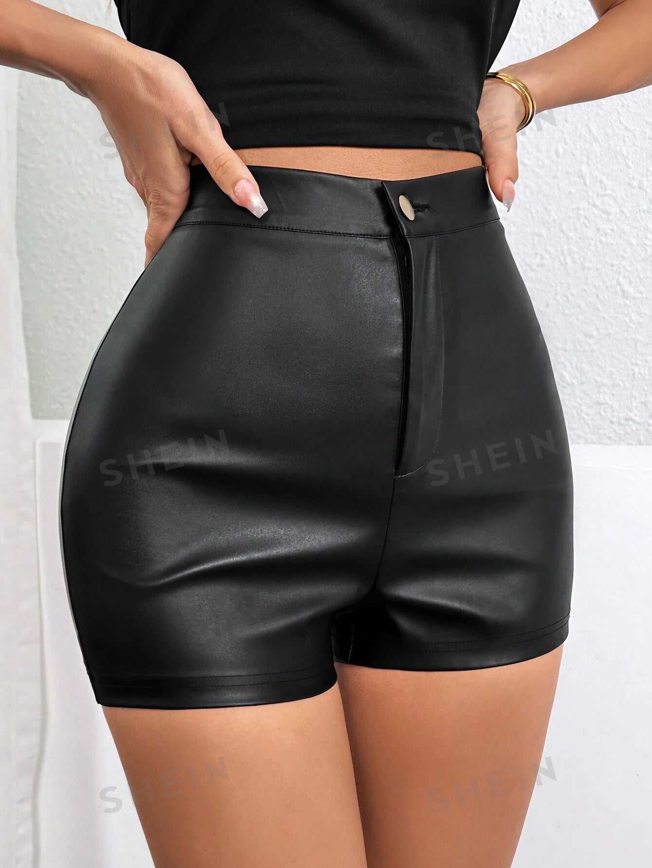 19275 1a-048 Shorts Ajustado Negro de PU 1 Pza