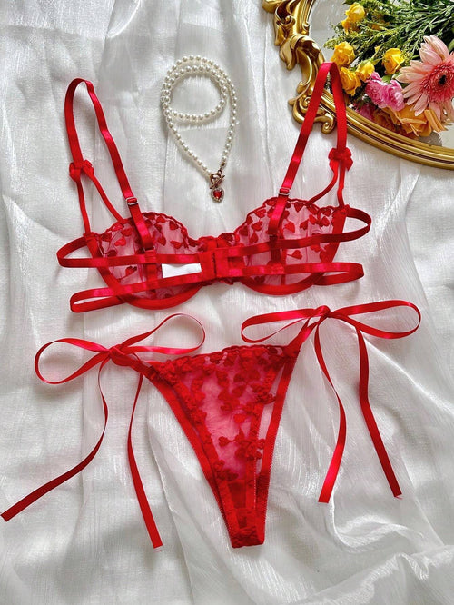 19939 1a-018 Conjunto de lencería transparente con bordado de corazón rojo 2Pzs