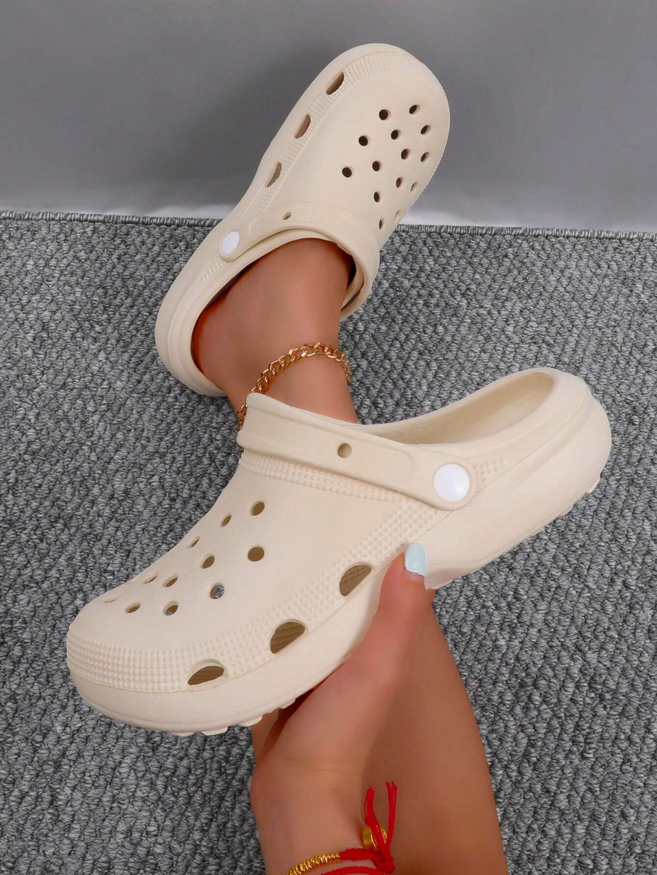 17882 1c-011 Crocs estilo minimalista