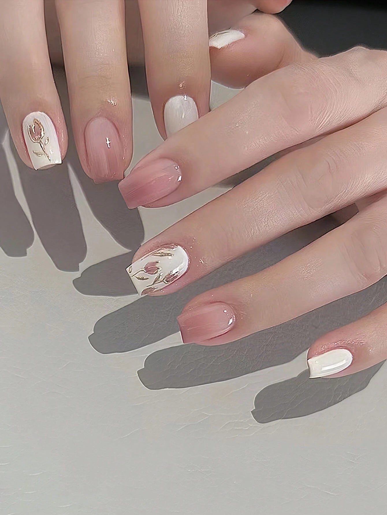 18531 1b-067 Uñas postizas cortas de tulipán 24 Pzas