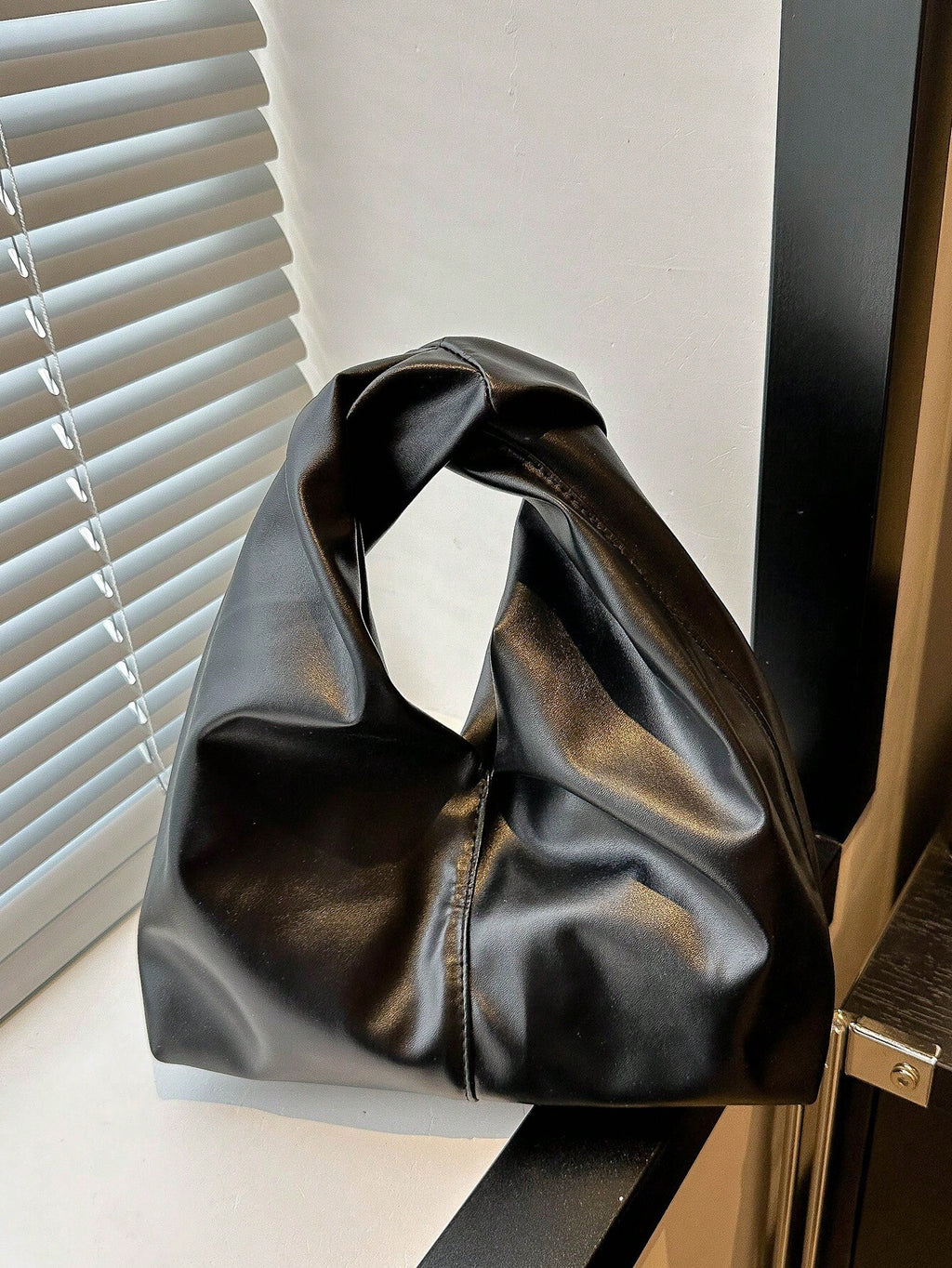 14853 2c-02-03 Bolsa de mano elegante de PU 1 Pza
