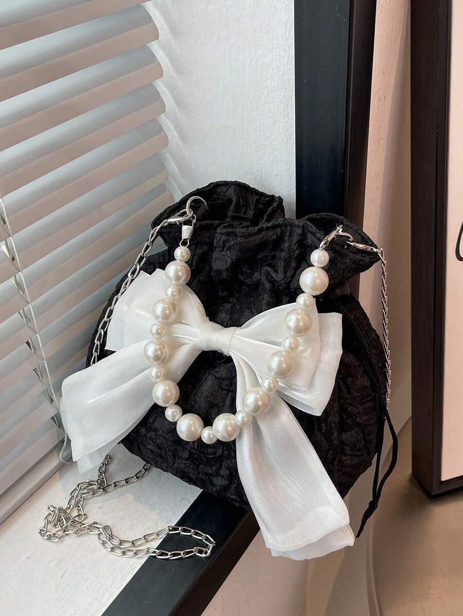 14925 1t-002 Bolso mini de cubo de cadena texturizada con decoración de perlas artificiales y lazo