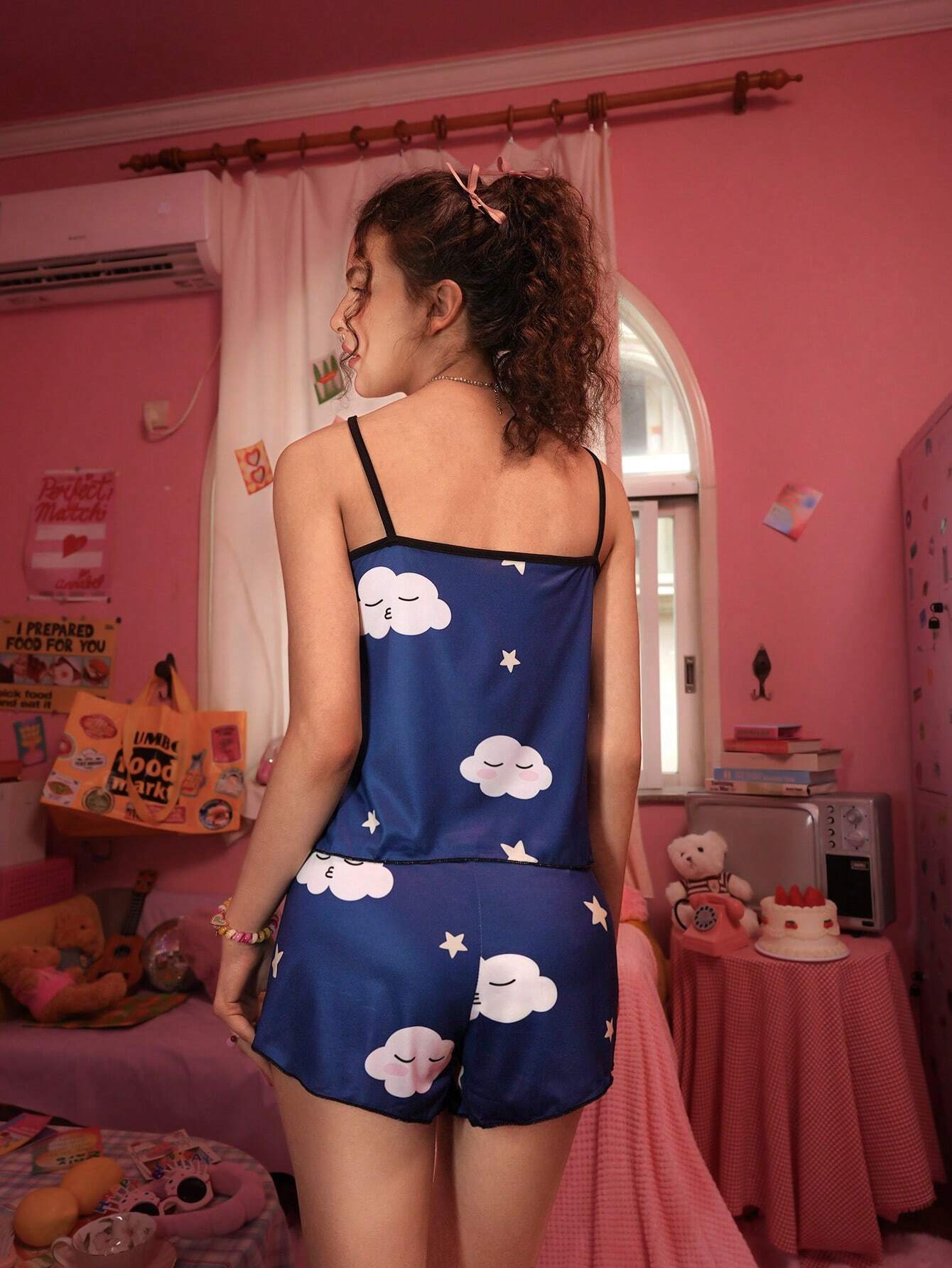 18604 1a-107 Pijama con estampado de nubes y estrellas 2 Pzas