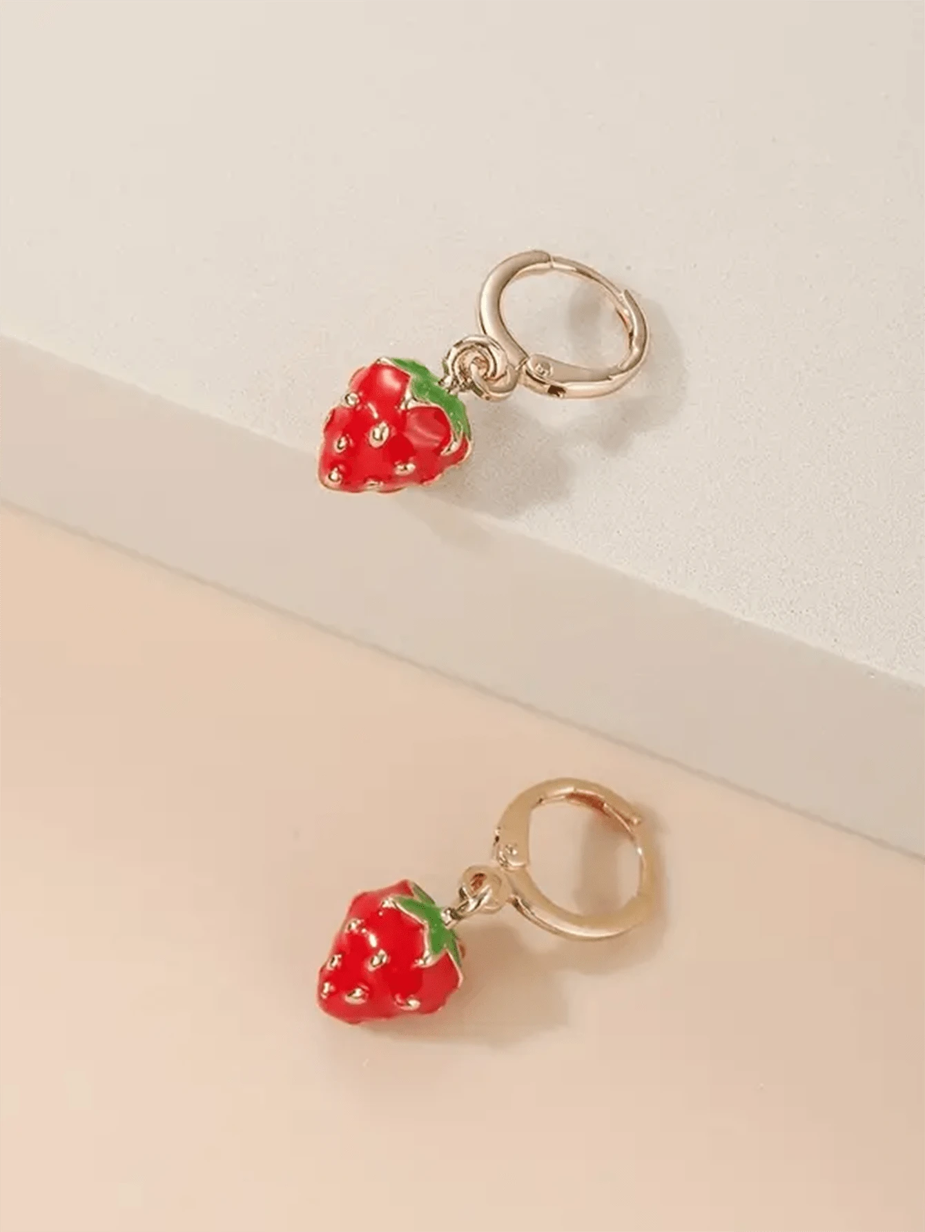 15146 1b-05-01 Pendientes colgantes diseño fresa 1 Par