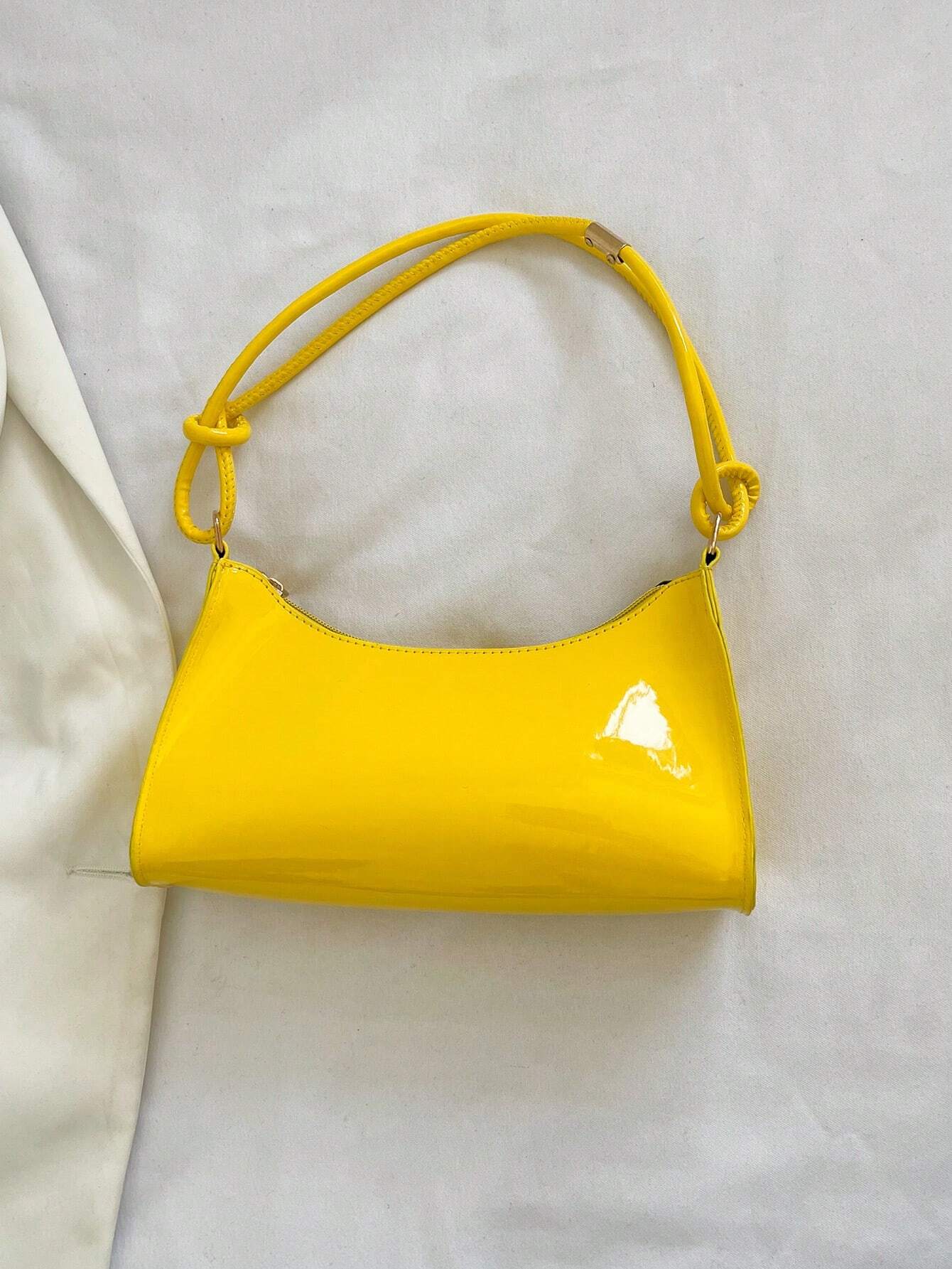 14620 1c-03-10 Bolso de hombro amarillo 1 Pza