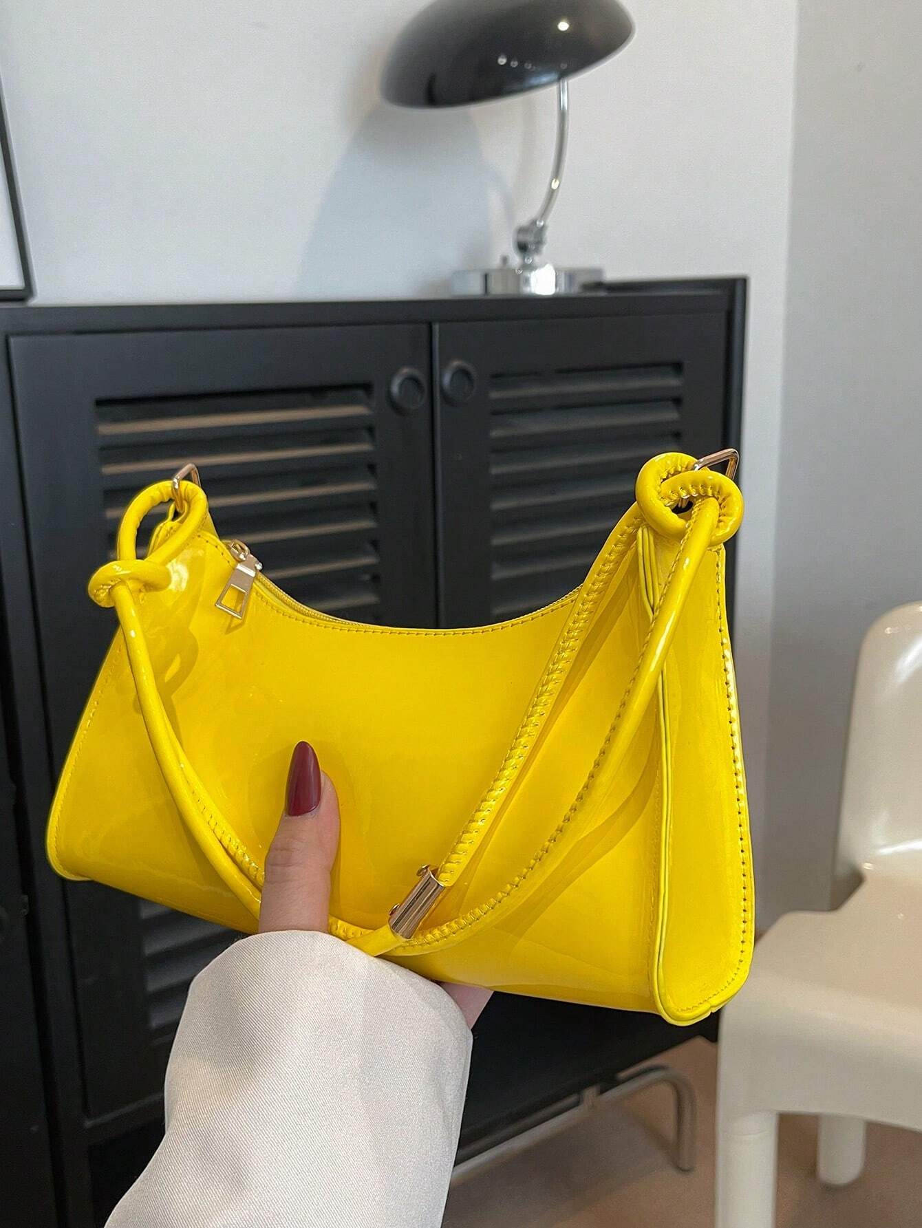 14620 1c-03-10 Bolso de hombro amarillo 1 Pza