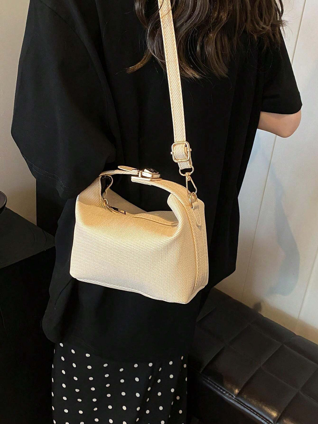 14921 1c-02-09 Bolso de mano de tela con estilo