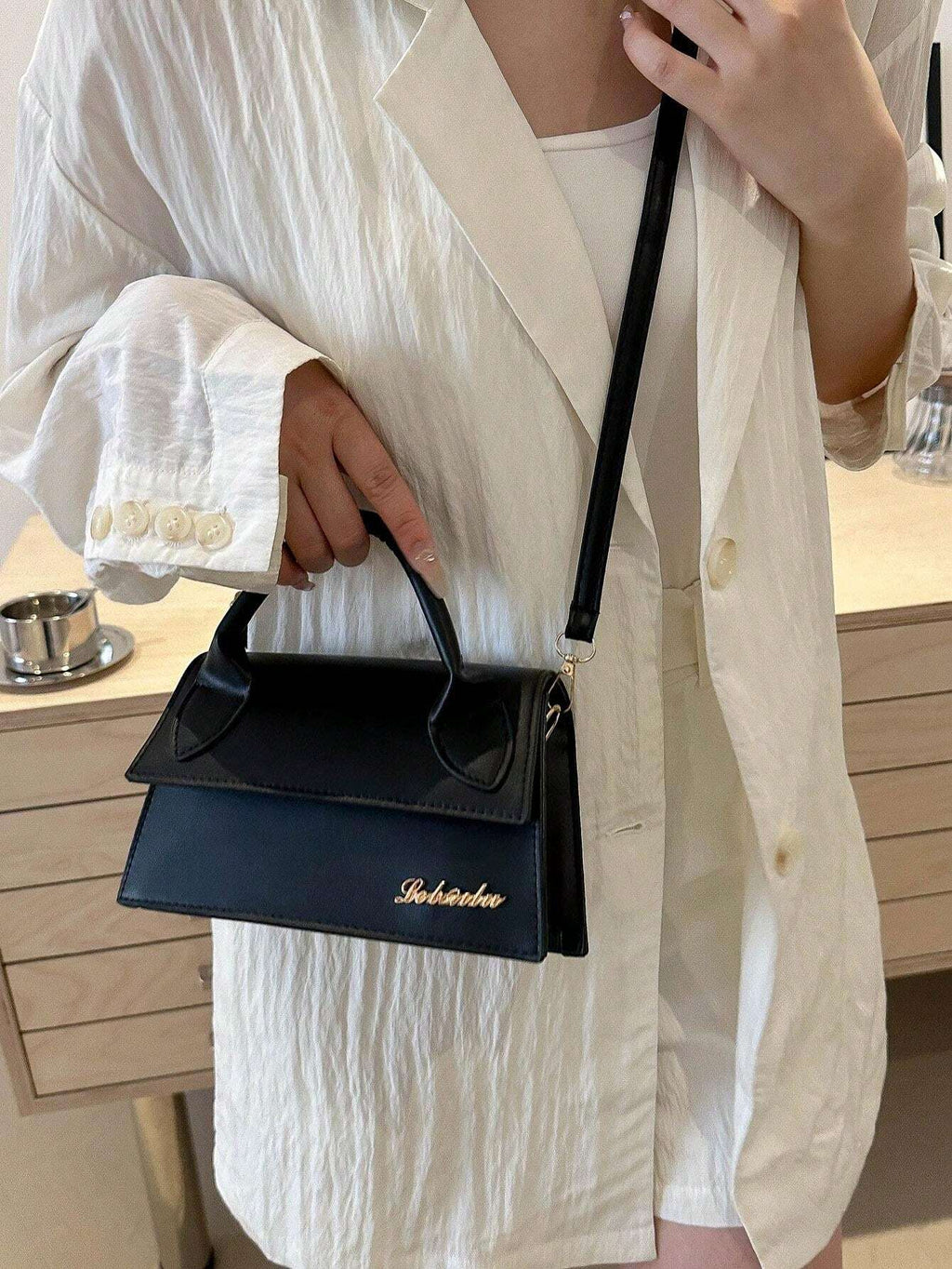 14927 1c-03-13 1 pieza Bolso con solapa elegante