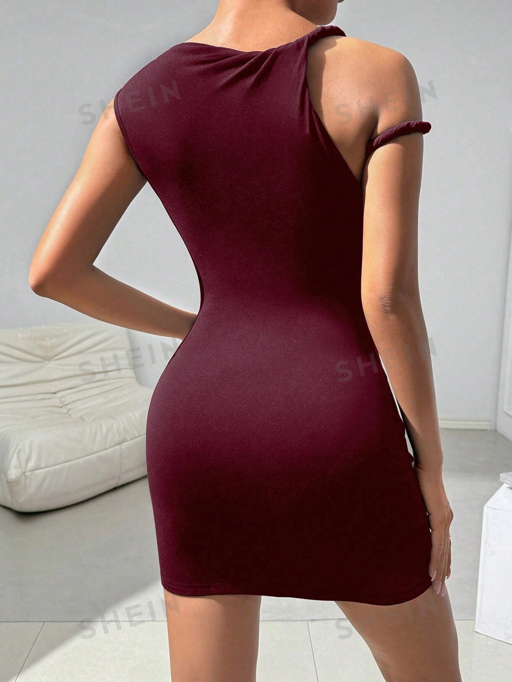 17868 1t-005 Vestido sin mangas con cuello asimétrico 1 Pza