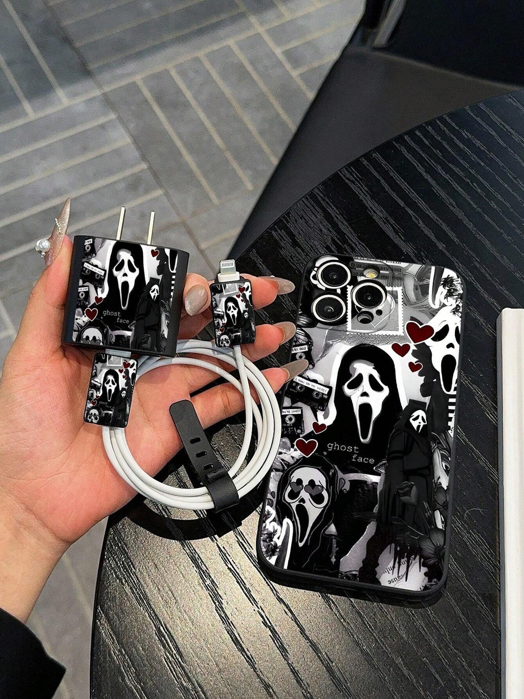 17934 2t-014 Funda de teléfono iPhone + protector de cable de carga