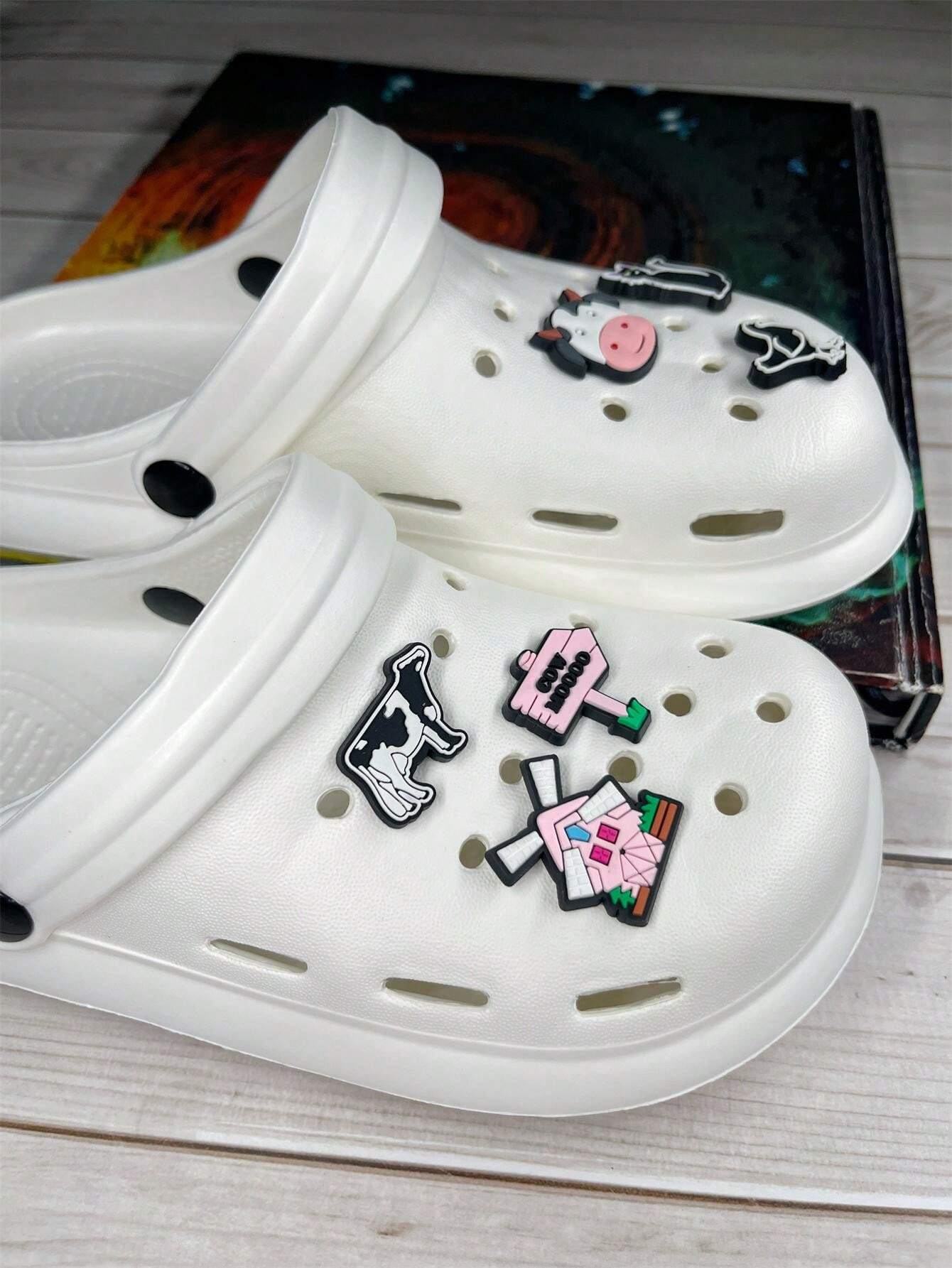 17884 1c-011 Crocs + Pines dibujos animados