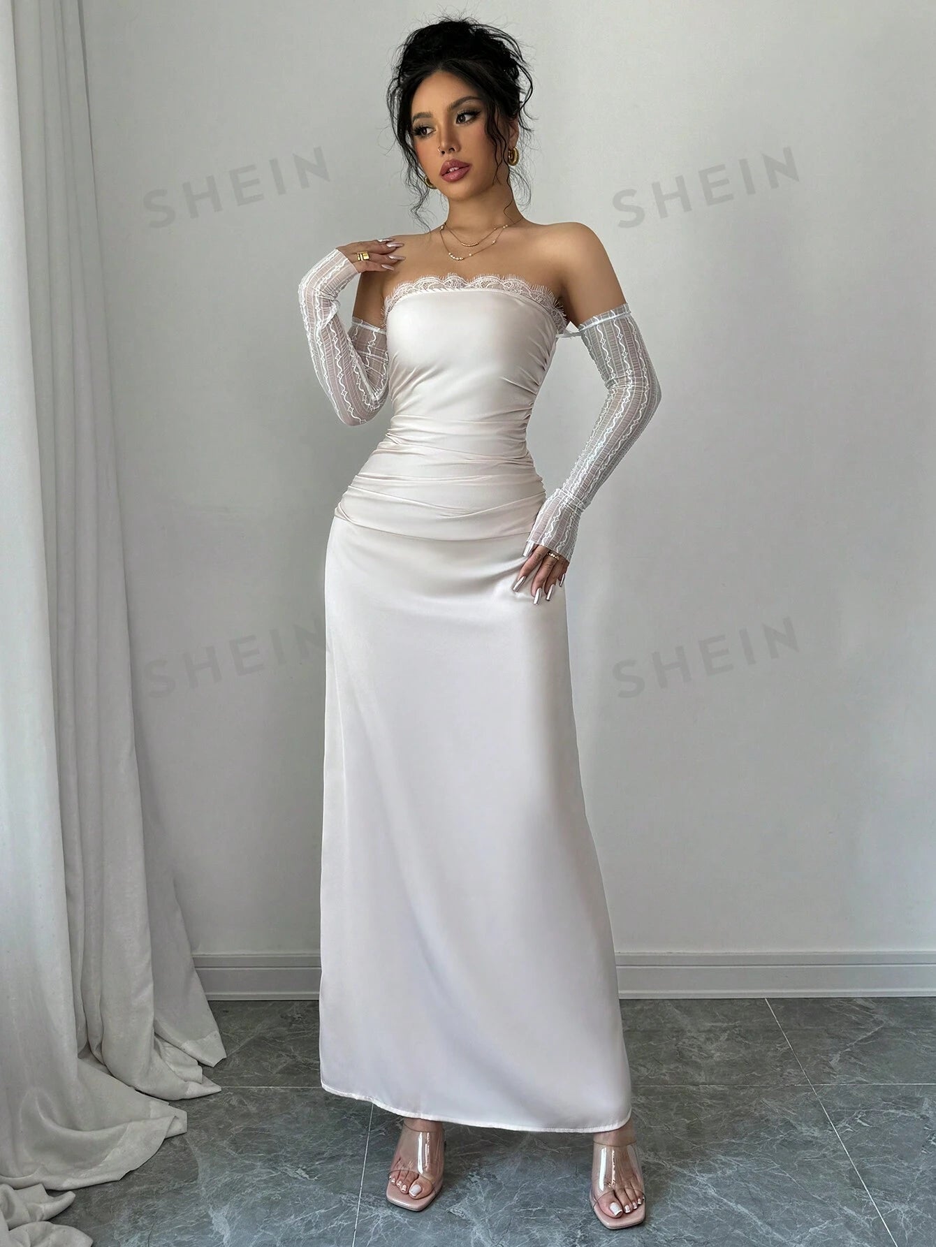 18099 1a-051 Vestido con mangas de encaje 1 Pza