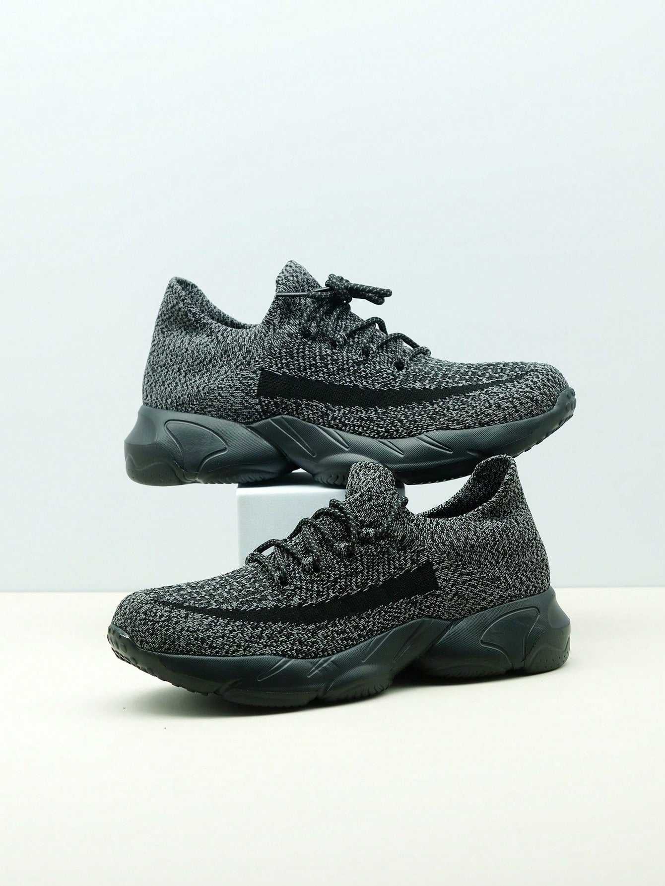 19186 1c-009 Zapatillas deportivas con estampado de camuflaje