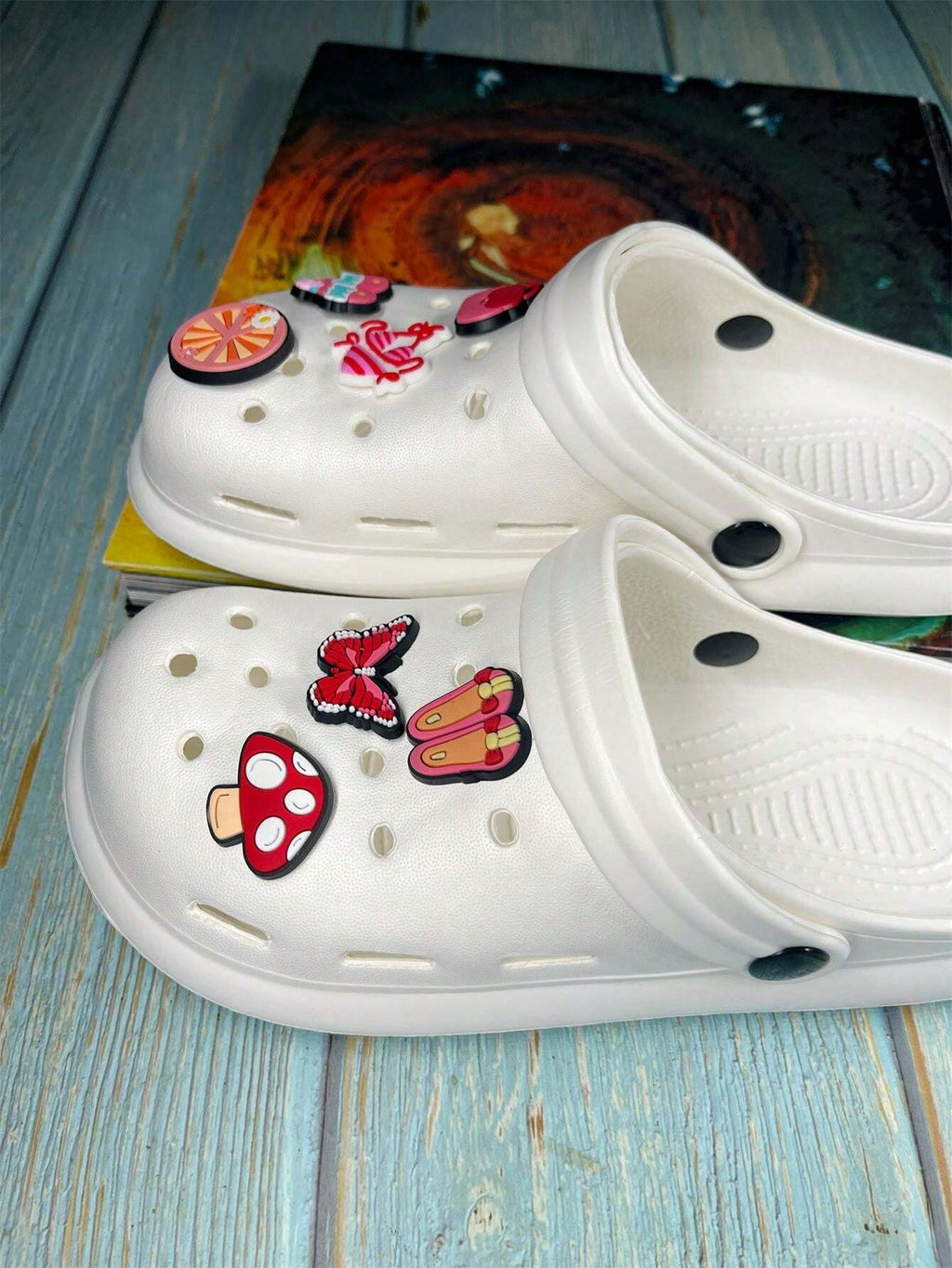 17885 1t-010 Crocs ligeros + Pines