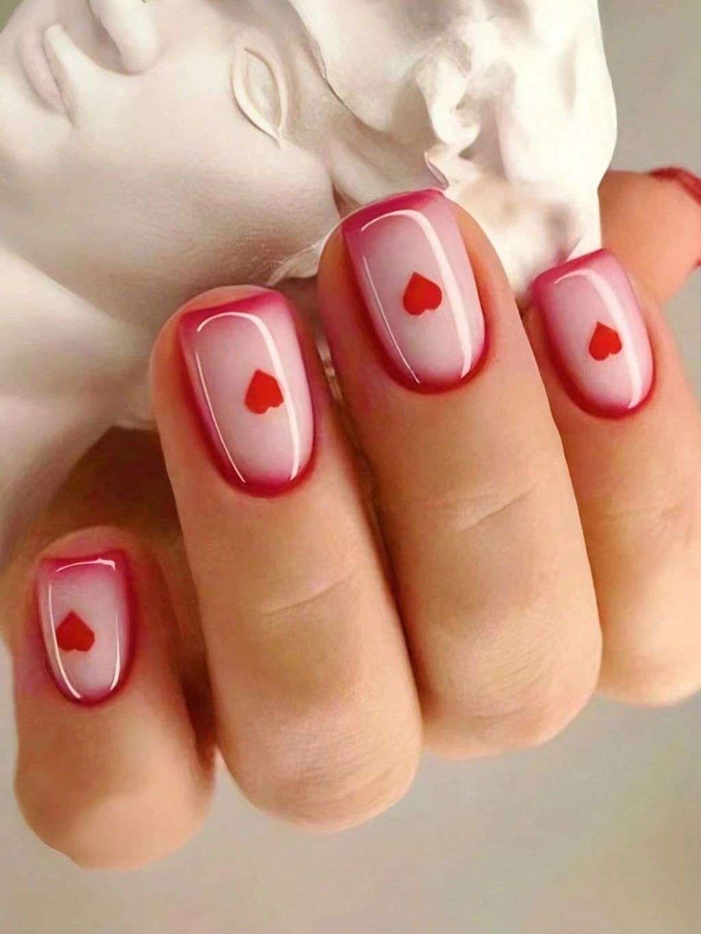 18557 1b-173 Uñas cortas en forma de corazón 24 Pzas