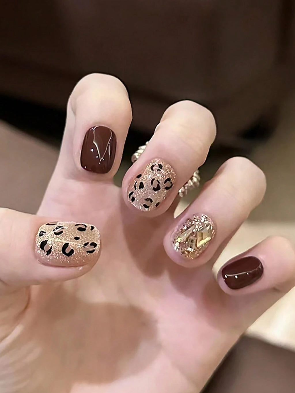 18560 1b-173 Uñas postizas diseño lleopardo y brillo 24 Pzas