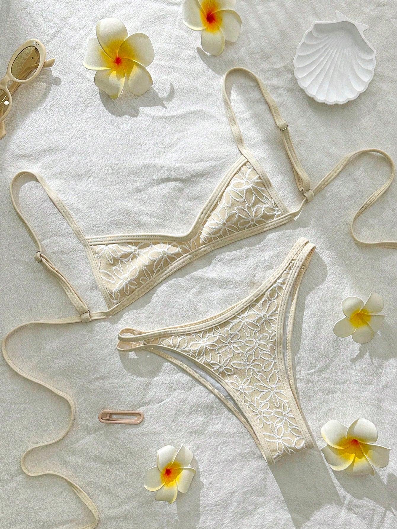 19904 1a-128 Mod de bikini con tirantes finos y corte alto 2 Pzs