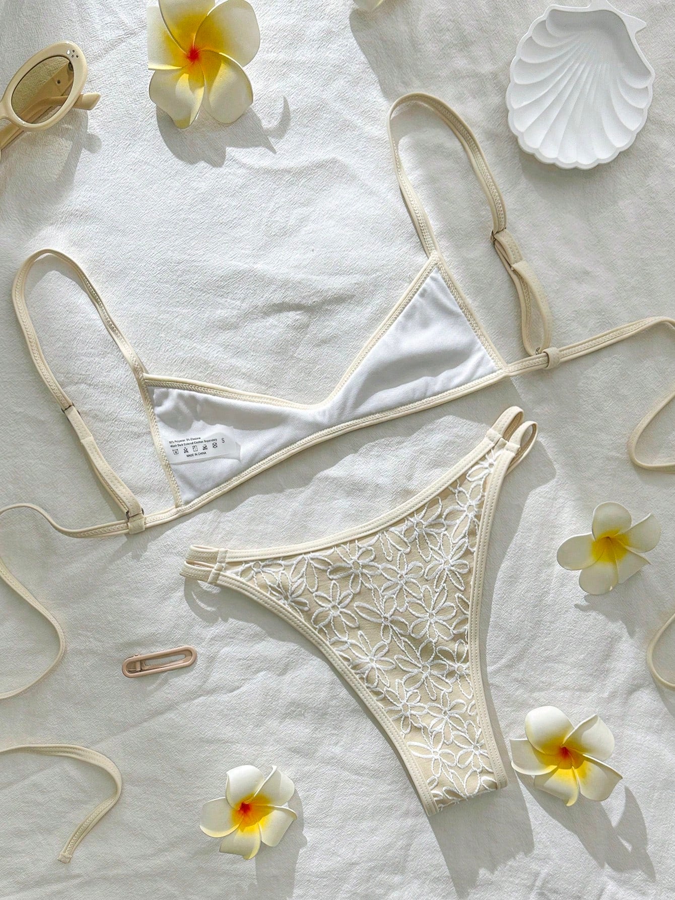 19904 1a-128 Mod de bikini con tirantes finos y corte alto 2 Pzs