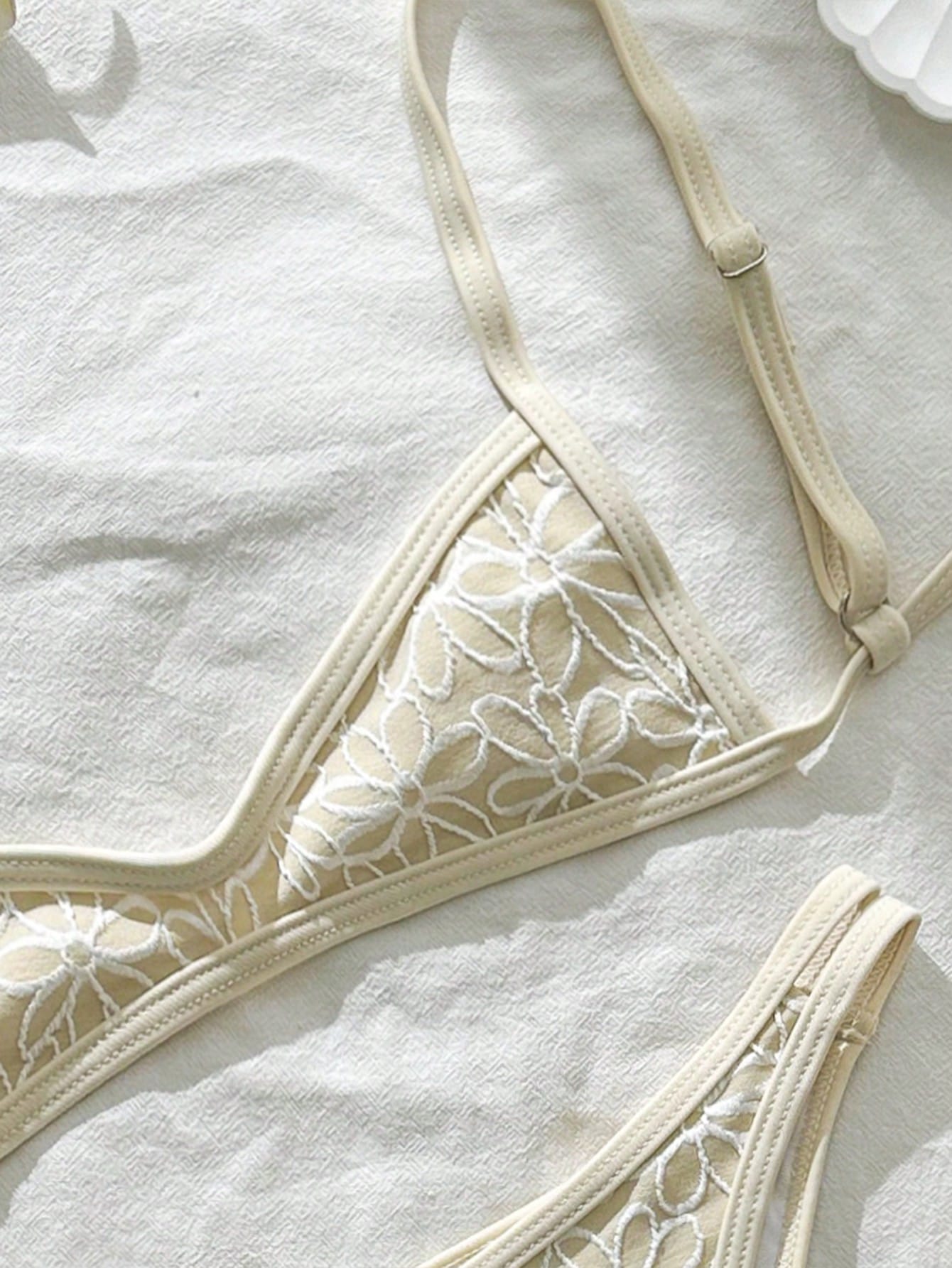 19904 1a-128 Mod de bikini con tirantes finos y corte alto 2 Pzs