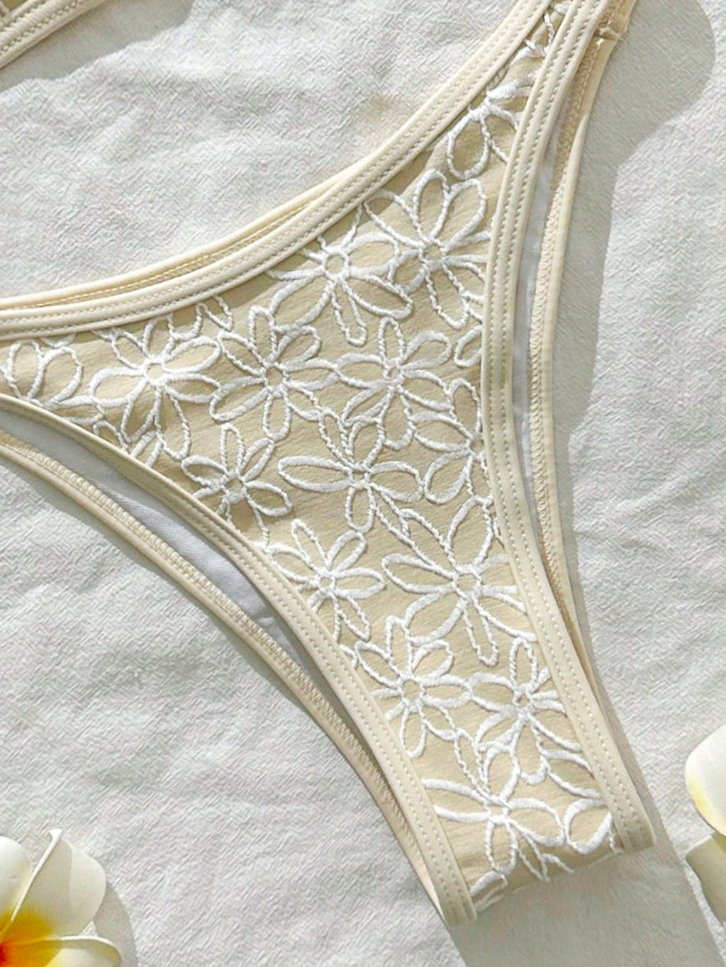 19904 1a-128 Mod de bikini con tirantes finos y corte alto 2 Pzs