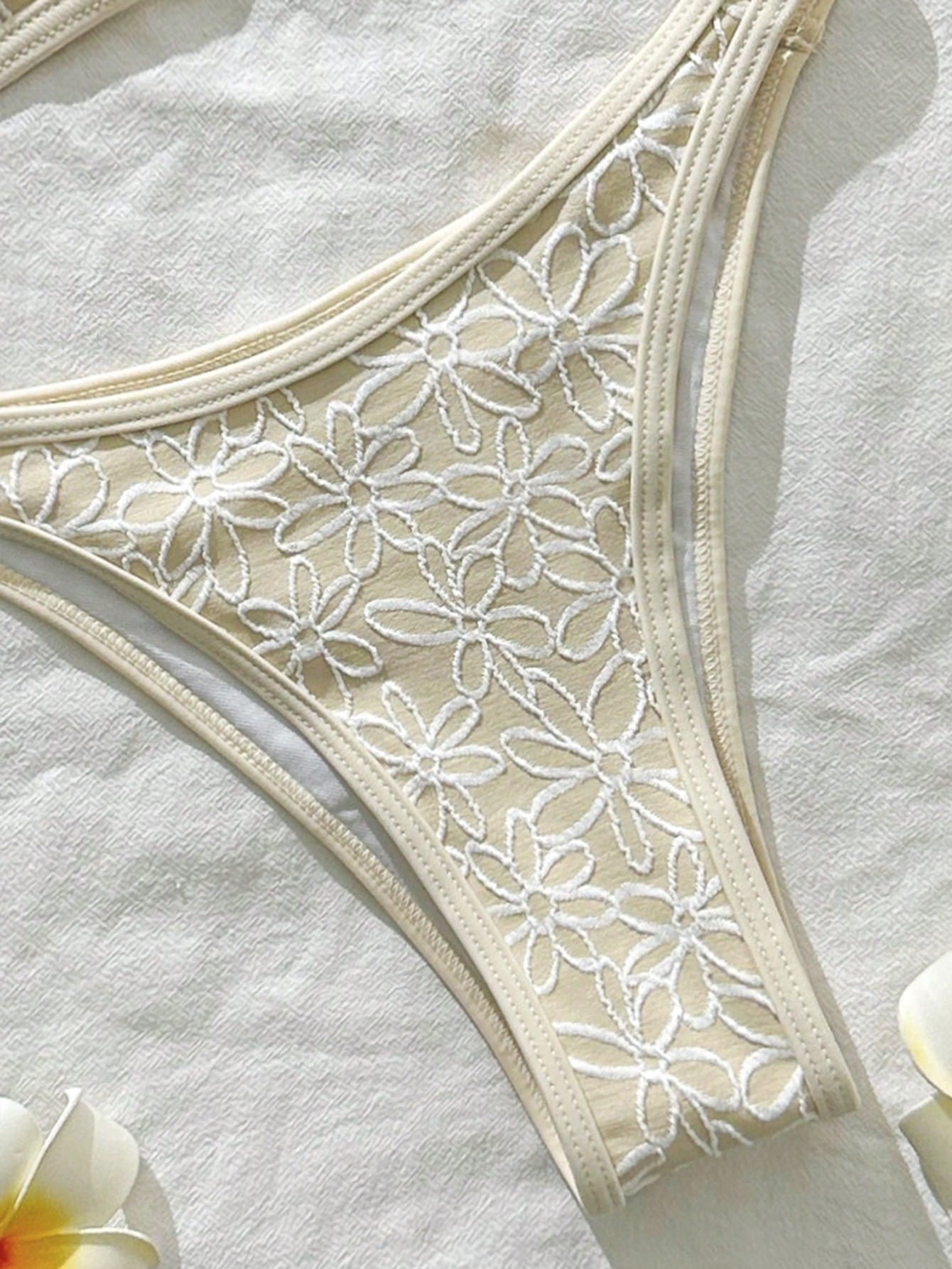 19904 1a-128 Mod de bikini con tirantes finos y corte alto 2 Pzs