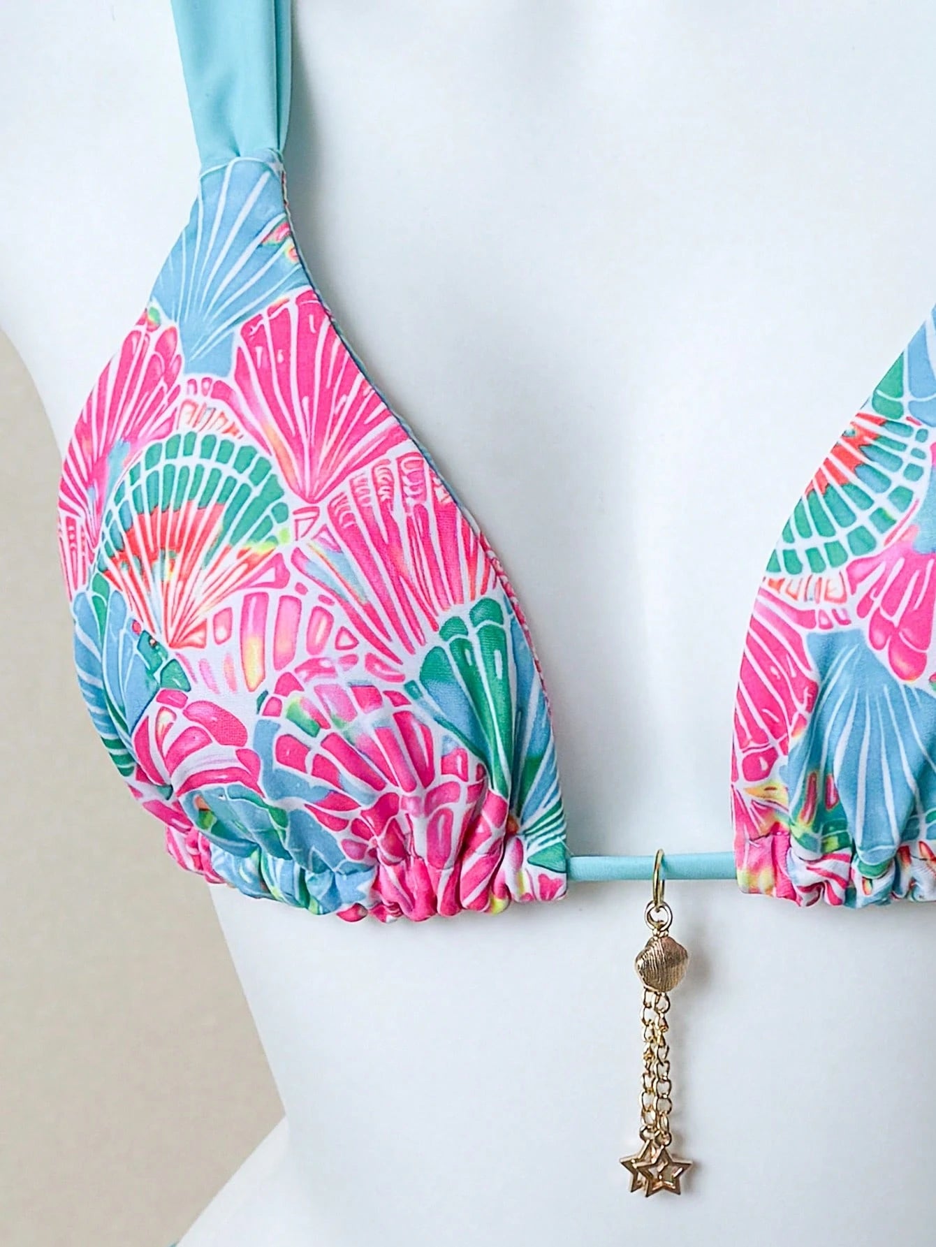 19887 1a-122 Conjunto de bikini con falda de malla con estampado aleatorio 3Pzs