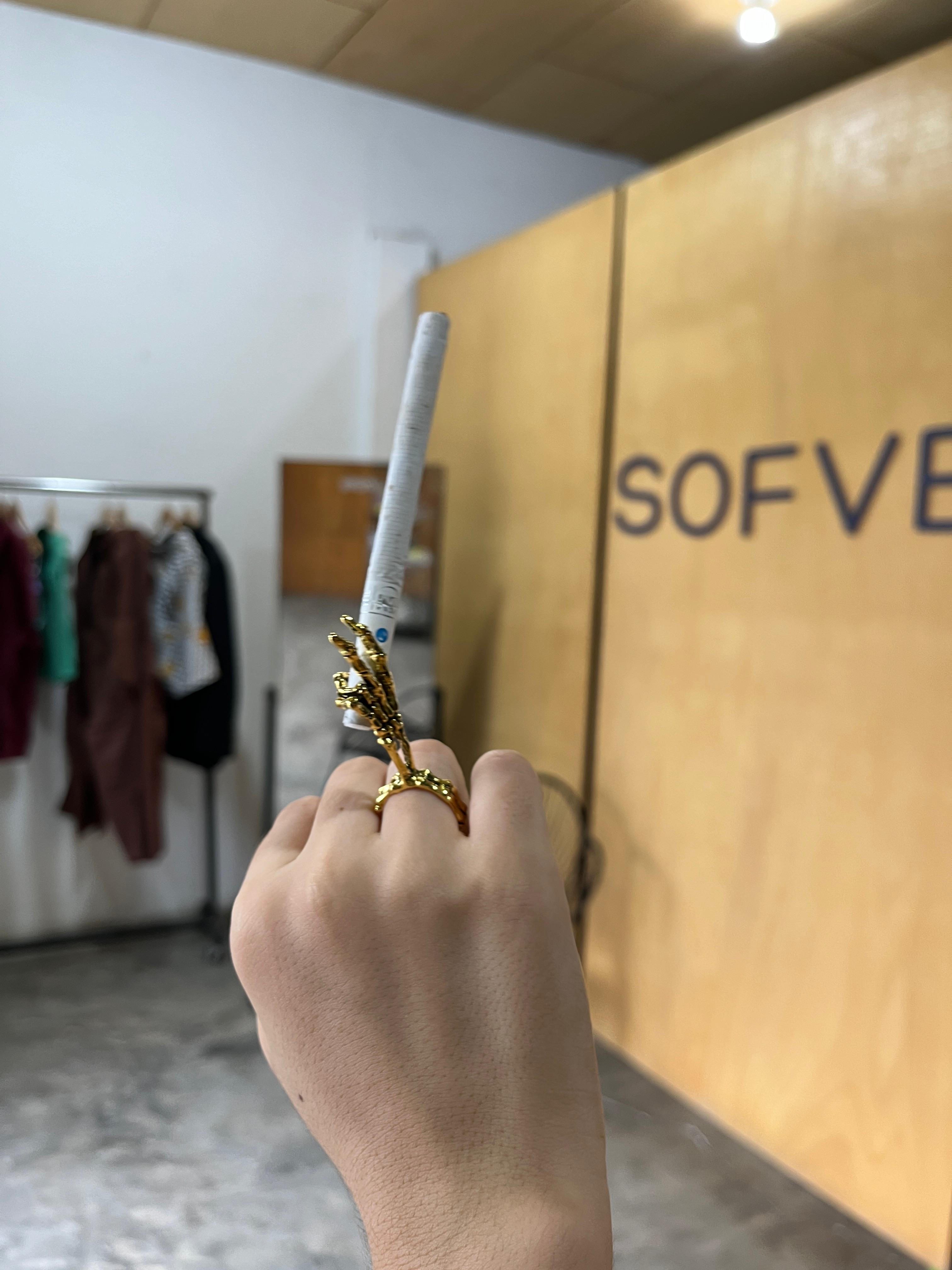 10772 1b-070 1 anillo de soporte de cigarrillo con patrón de V en forma de calavera