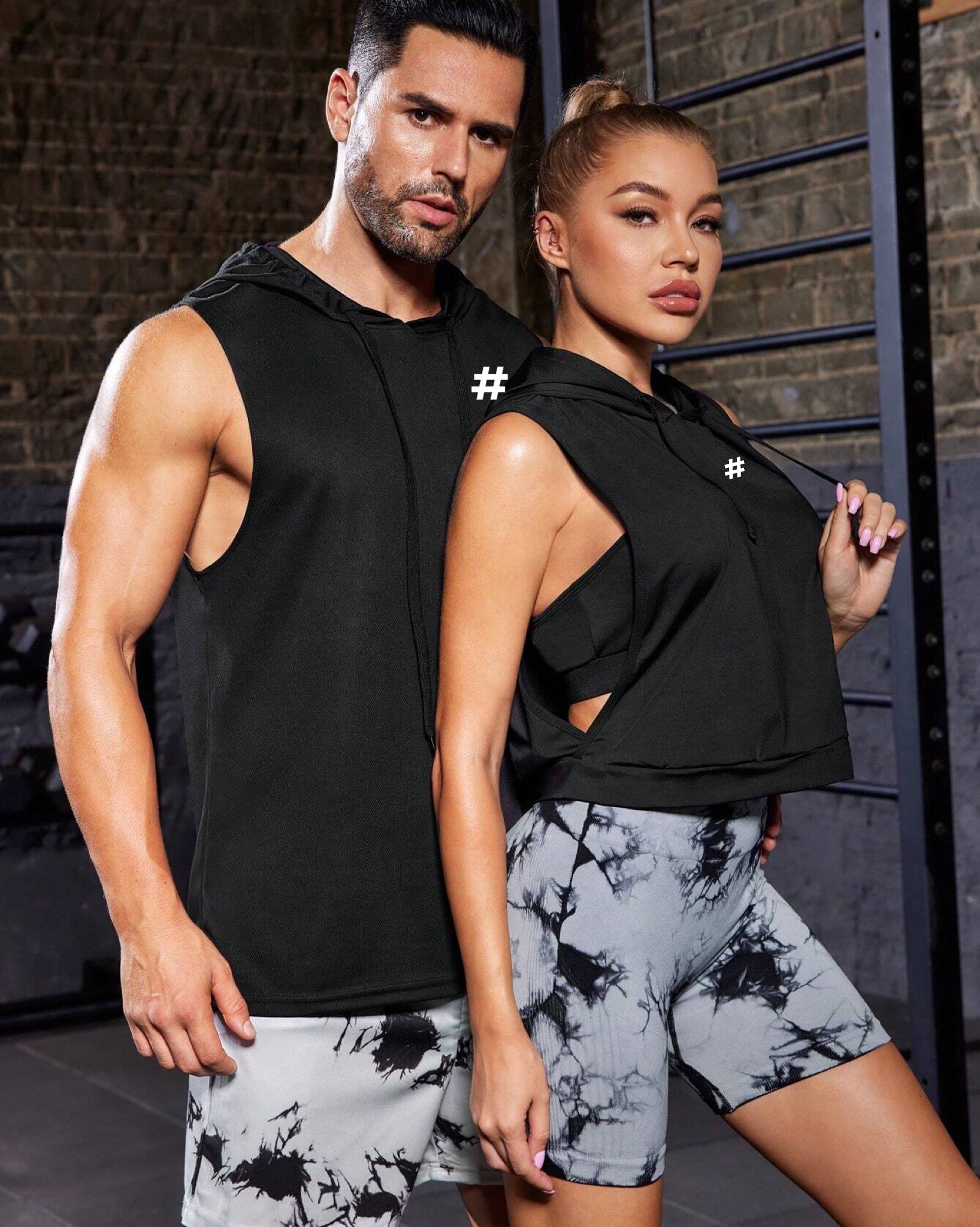 5441 1a-032 Top tank deportivo unicolor con cordón con capucha