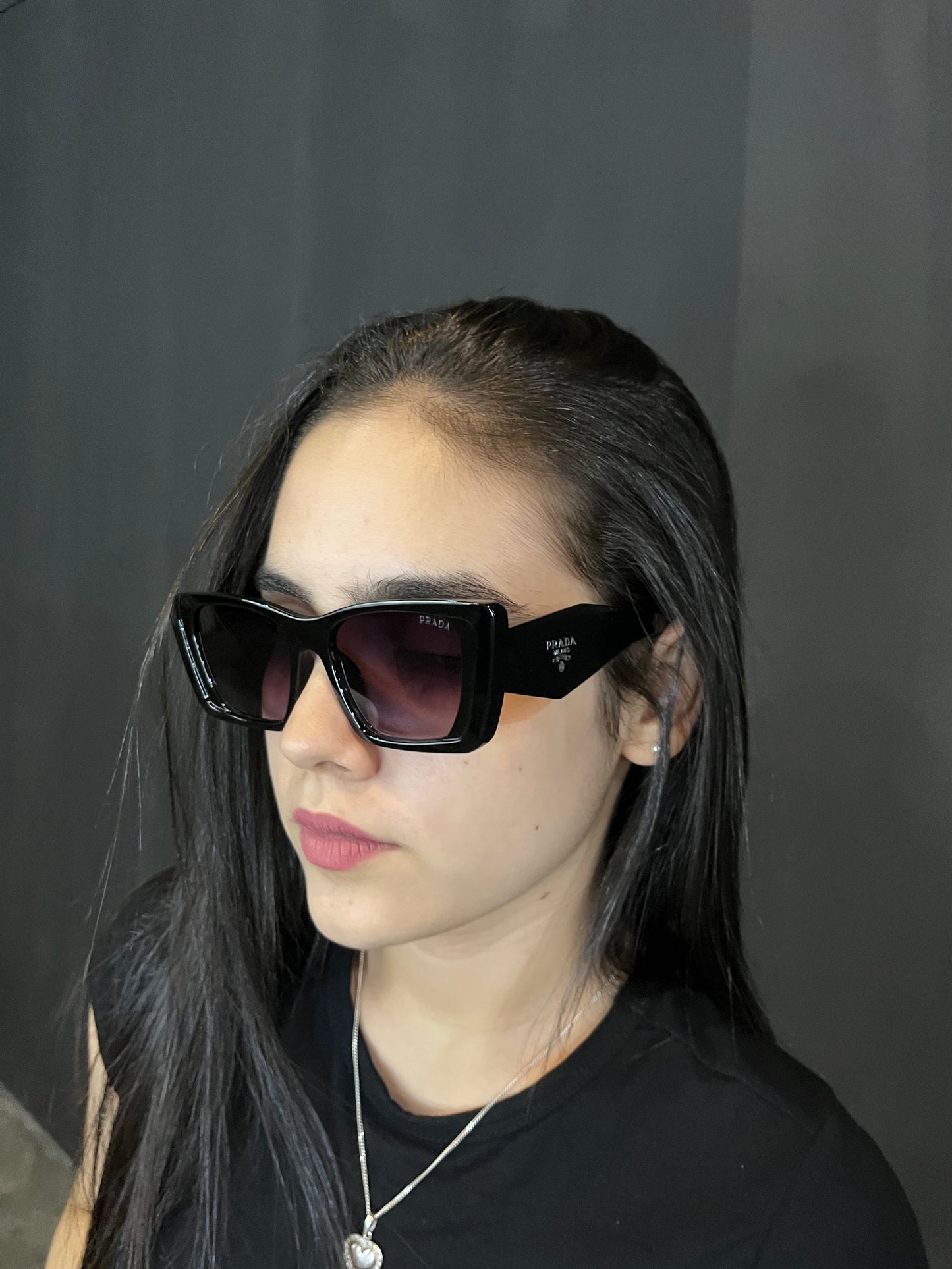 8978 b01-27 Gafas de Sol Prada