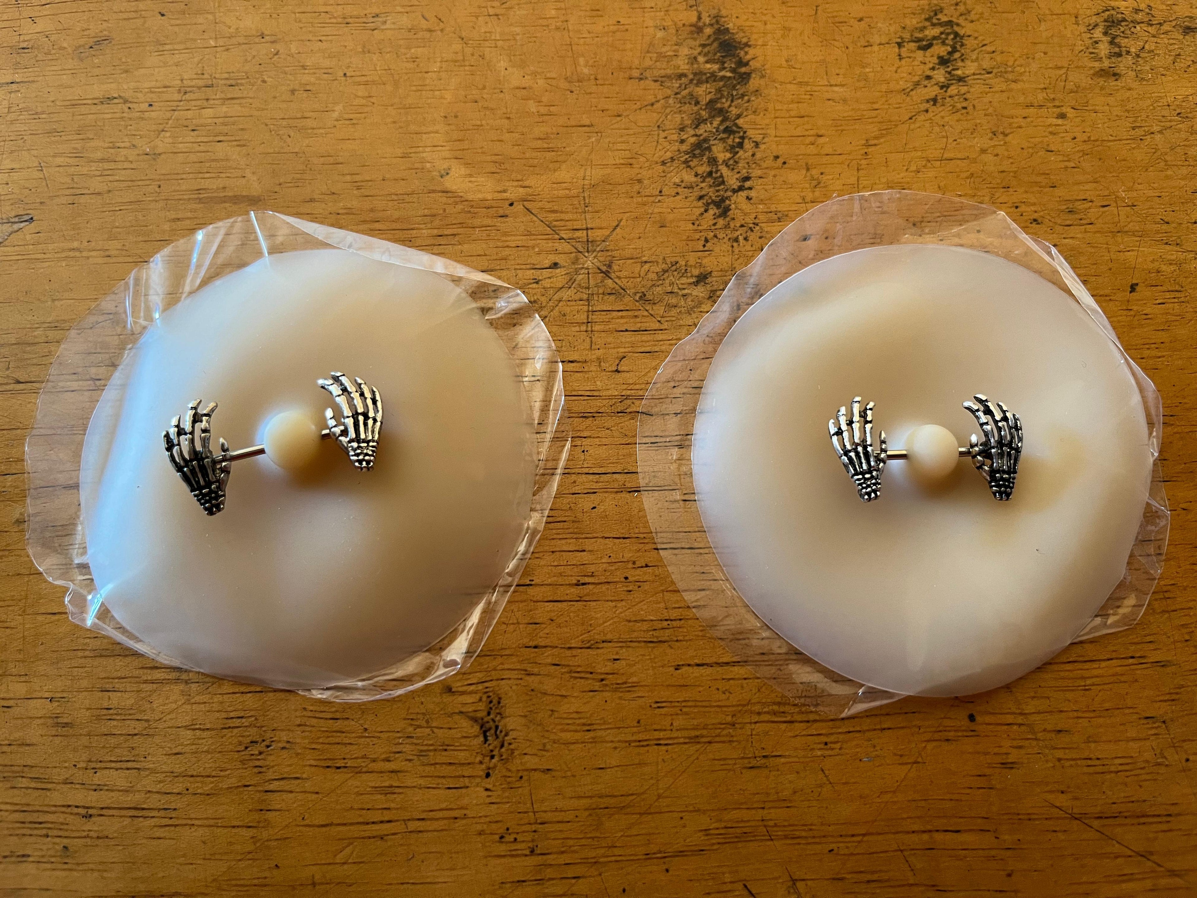 16503 1b-022 Cubre Pezones diseño garra de diablo 2 Pzas