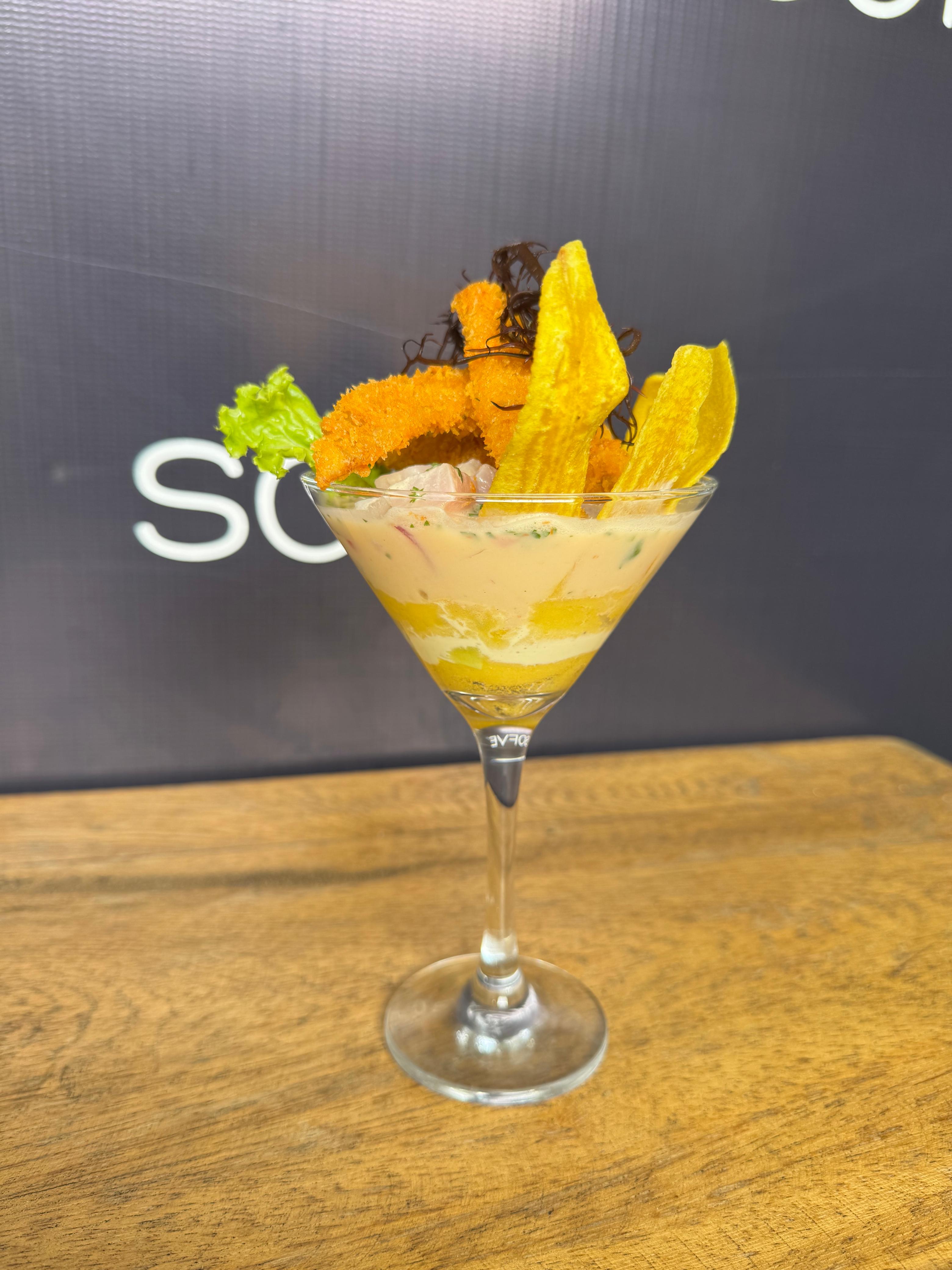 Causa de Tigre con Chicharrones