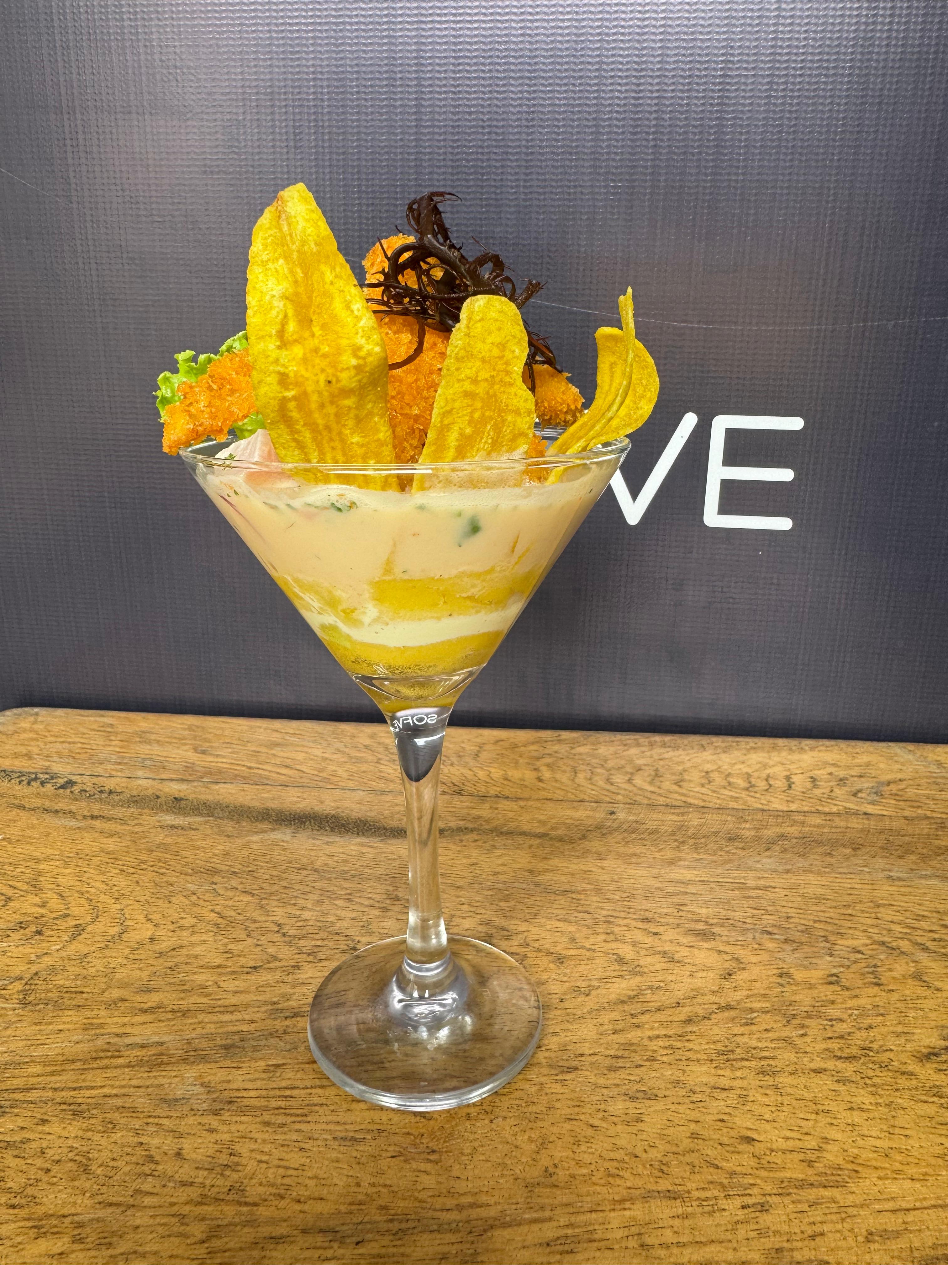 Causa de Tigre con Chicharrones