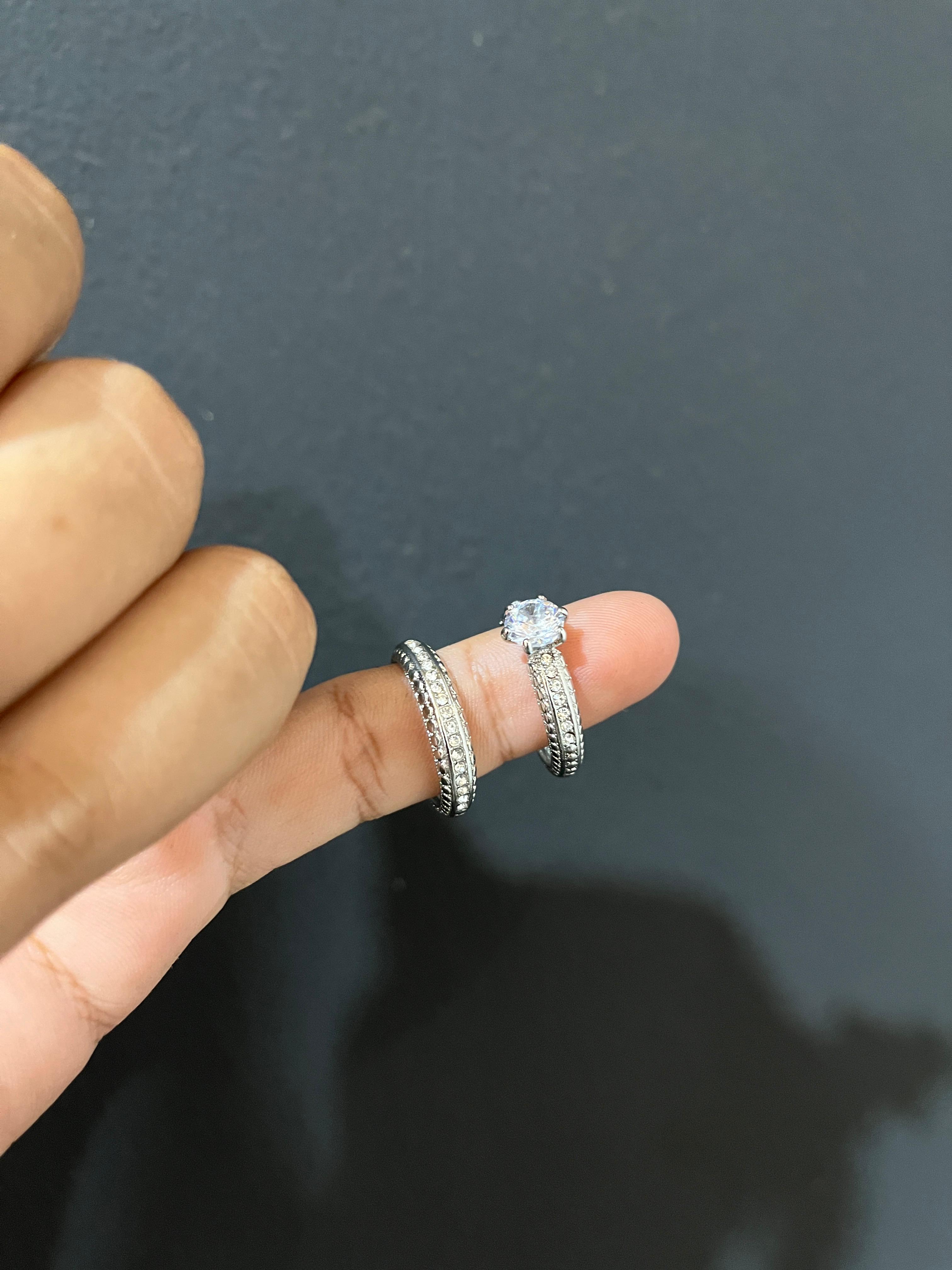 10775 1b-010 Juego De Anillos Apilables Con Deslumbrante Circonita Cúbica