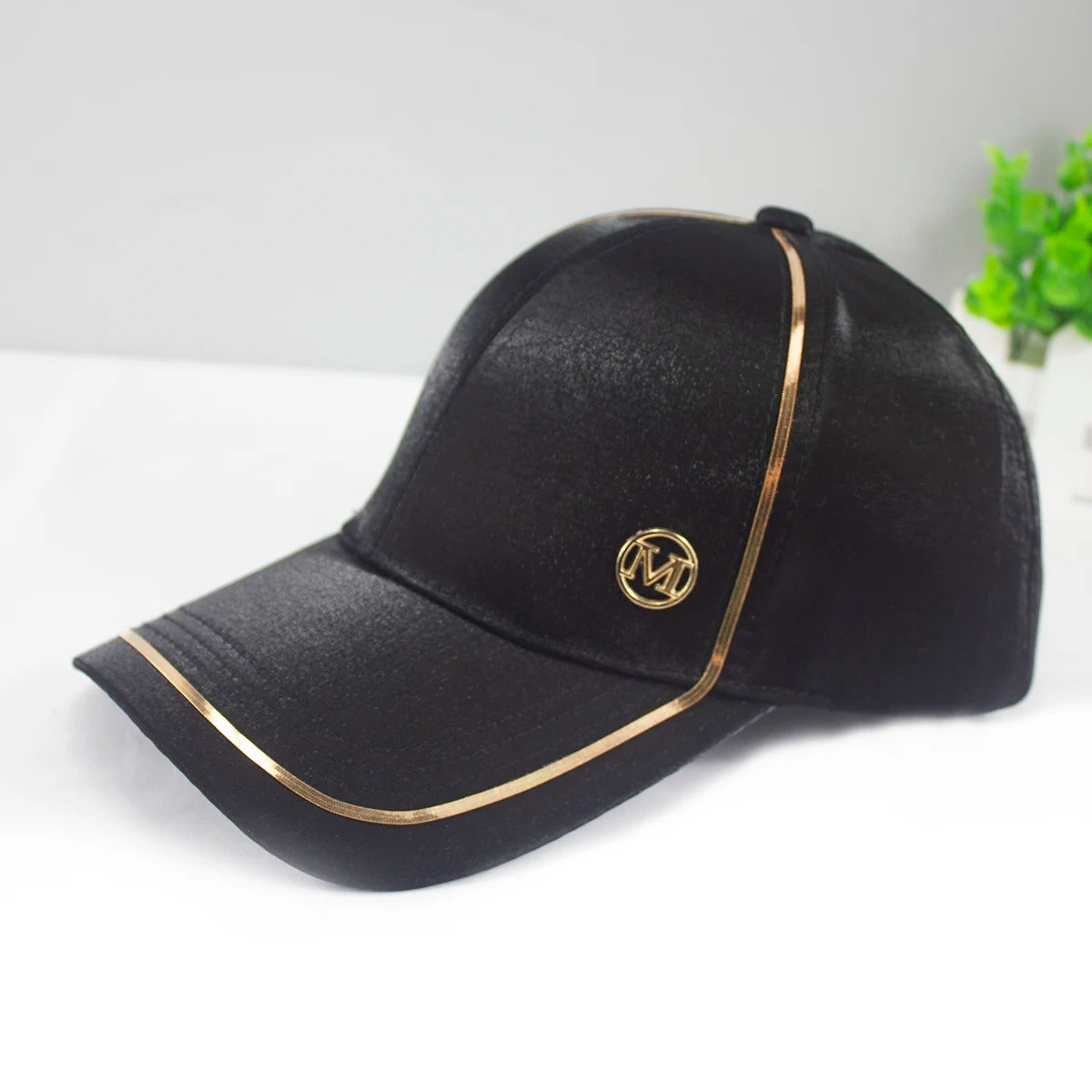 16450 1c-001 Gorras con borde dorado 1 Pza